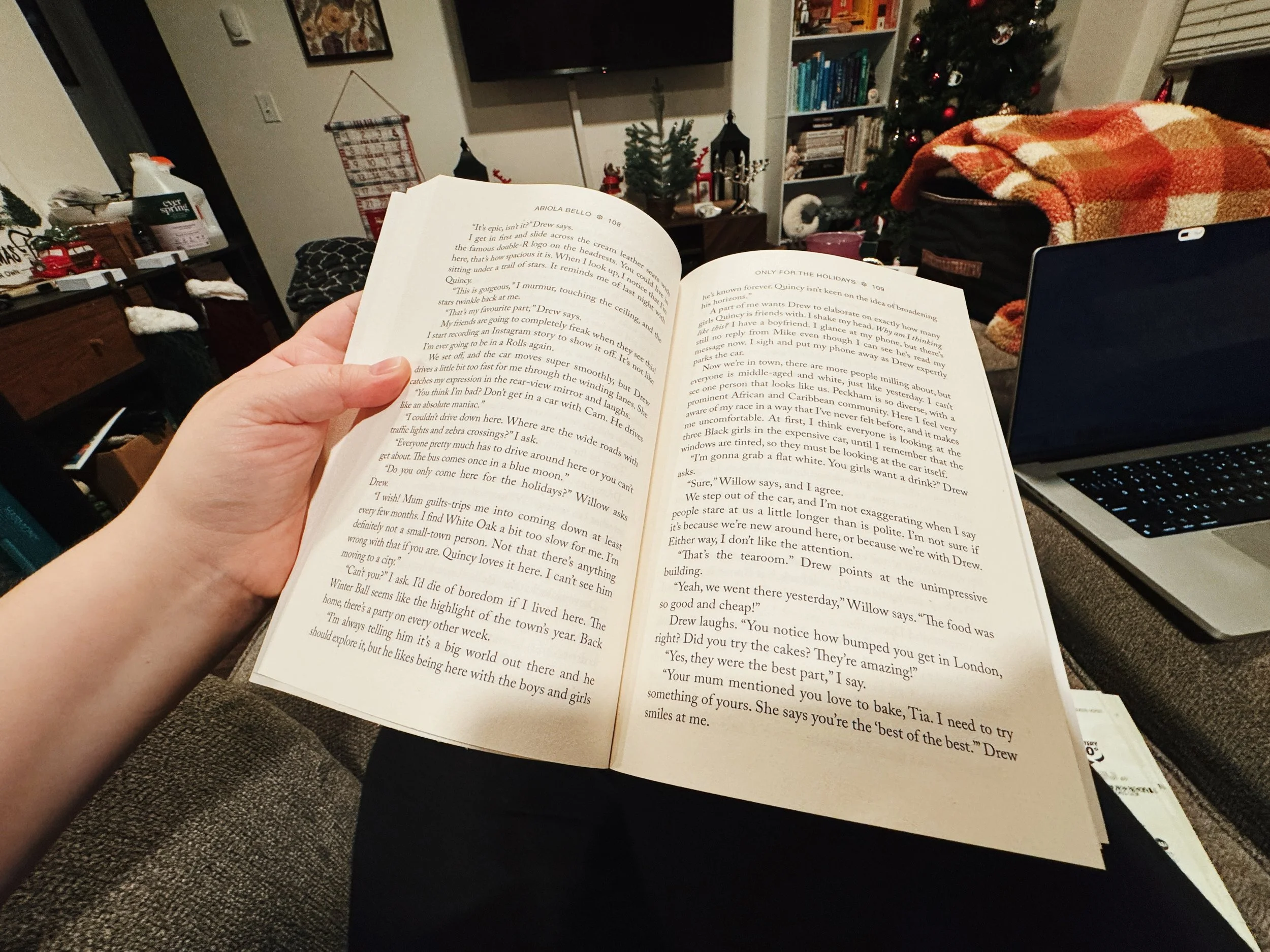 Realistic Work Day in My Life &amp; More Gift Wrapping | VLOGMAS Day 11