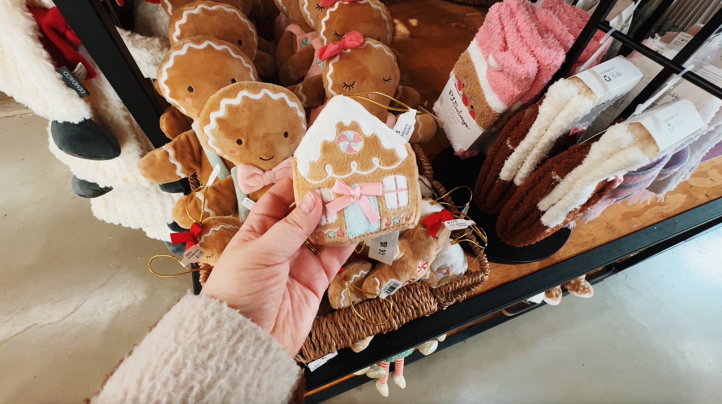 Chaotic Work Day, Gift Shopping, &amp; Client Holiday Party | VLOGMAS Day 13