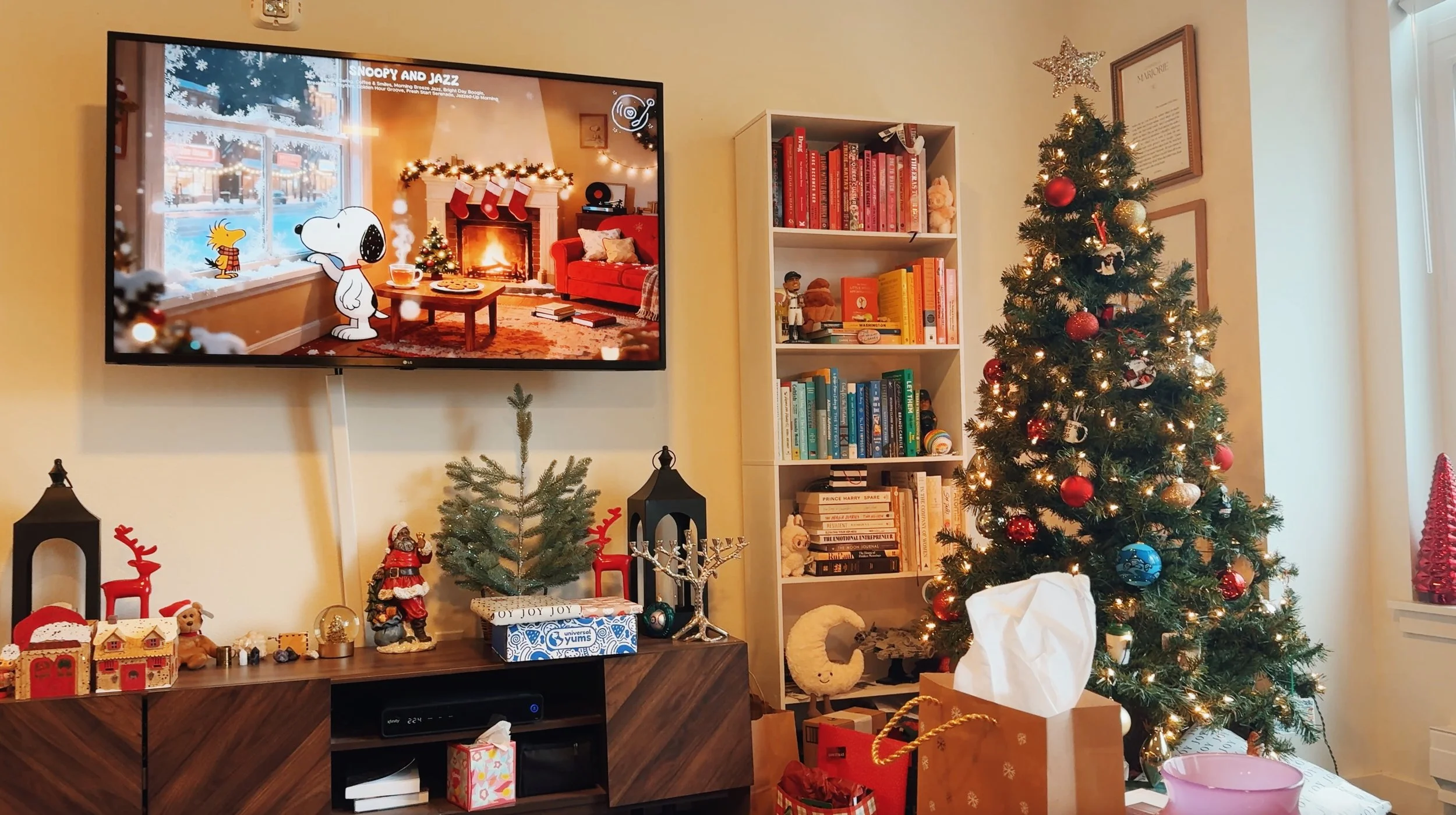 Making a Gingerbread House (&amp; Failing!) + Cozy Charcuterie Night | VLOGMAS Day 24