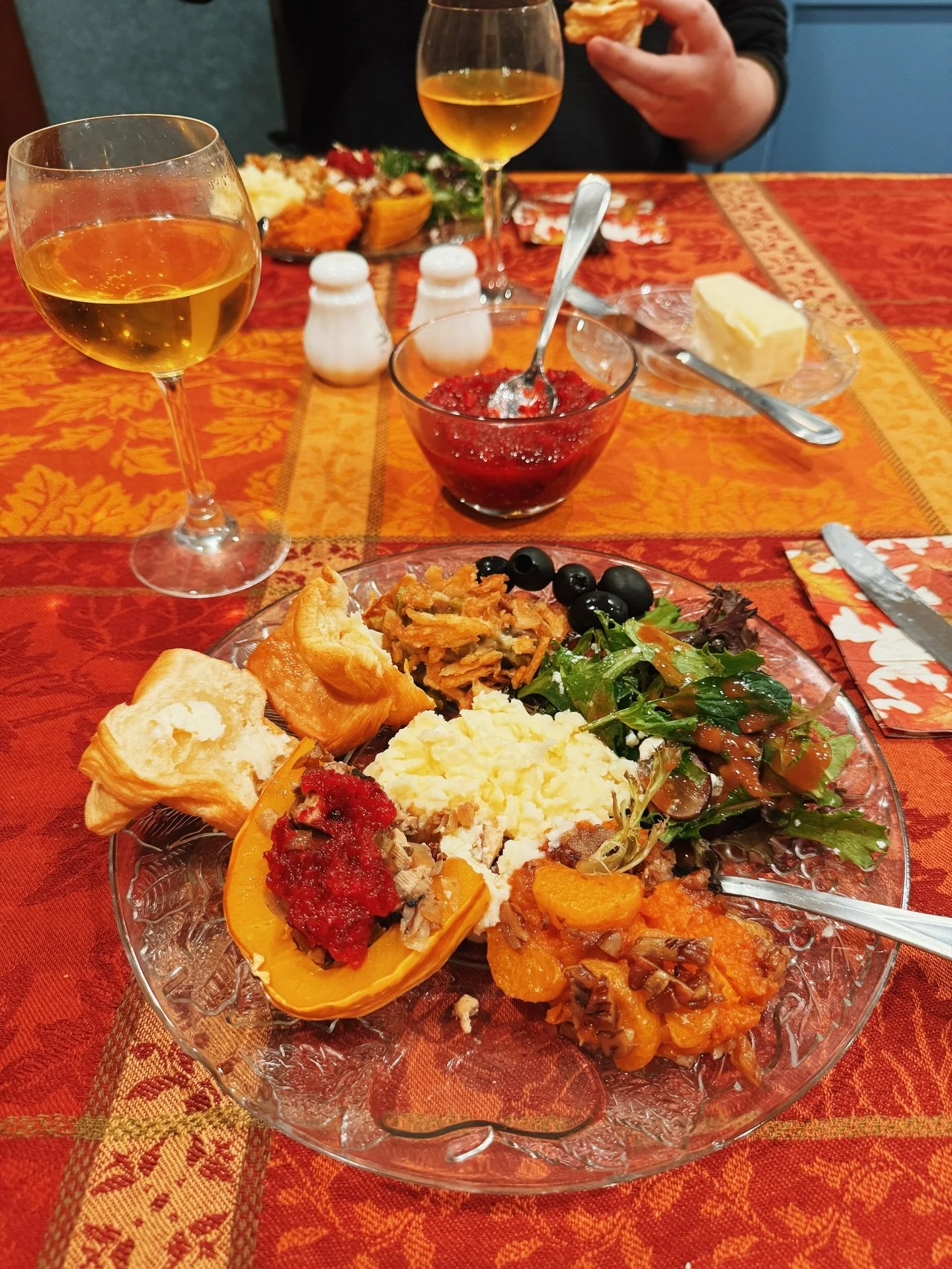 Walked a cozy 4-mile turkey trot, ate like royalty, watched the parade, survived Black Friday, and found the perfect family Christmas tree. 🎄🦃 Sounds like the ideal Thanksgiving to me! Until next year&hellip;