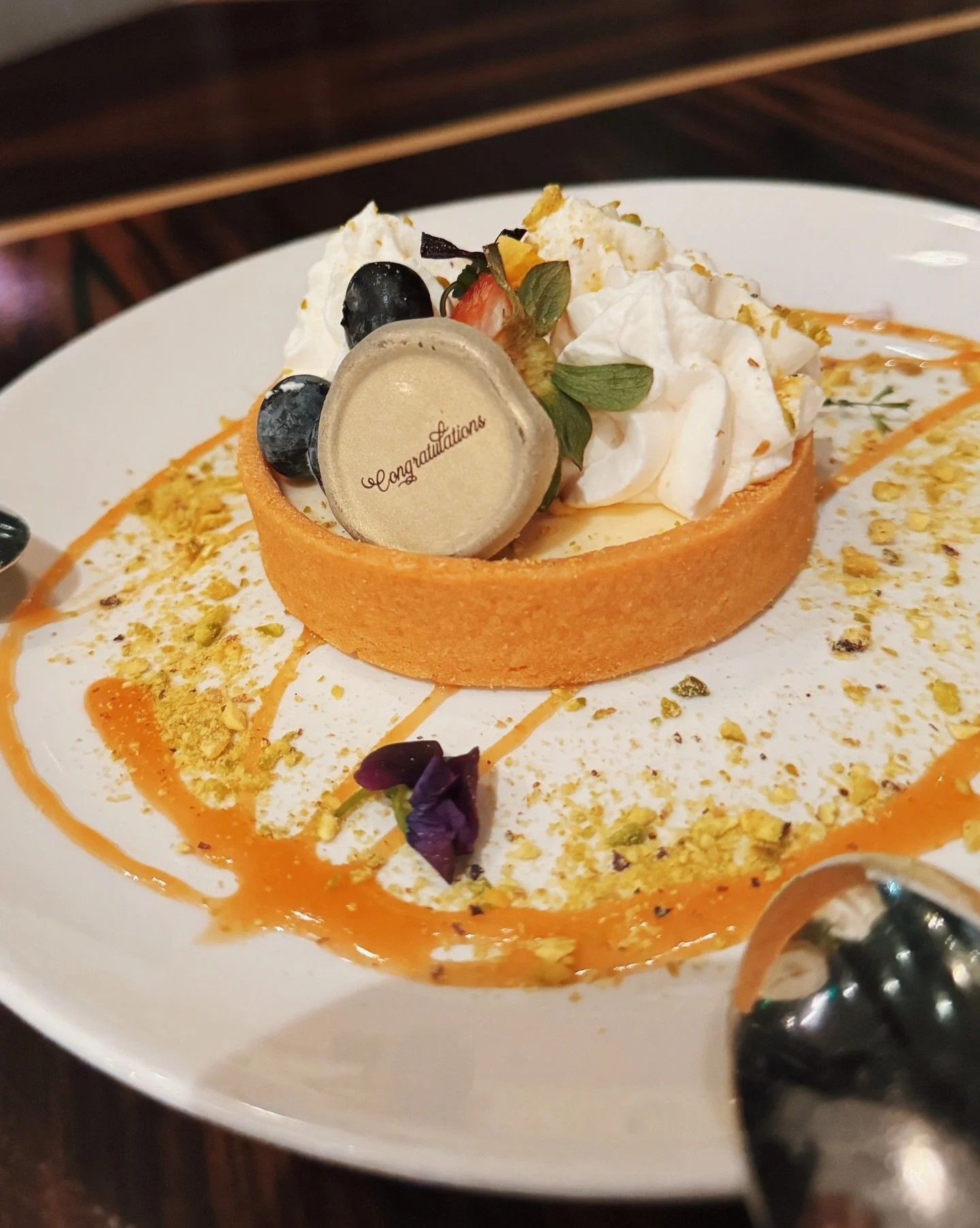 Little October-November joys. 🫶🏼 A 2-year anniversary dinner (with the prettiest tart on the house!), our first homemade Raclette spread, a double date Latin dance lesson, a fabulous drag show, and the salmon returning to spawn. Grateful for every 