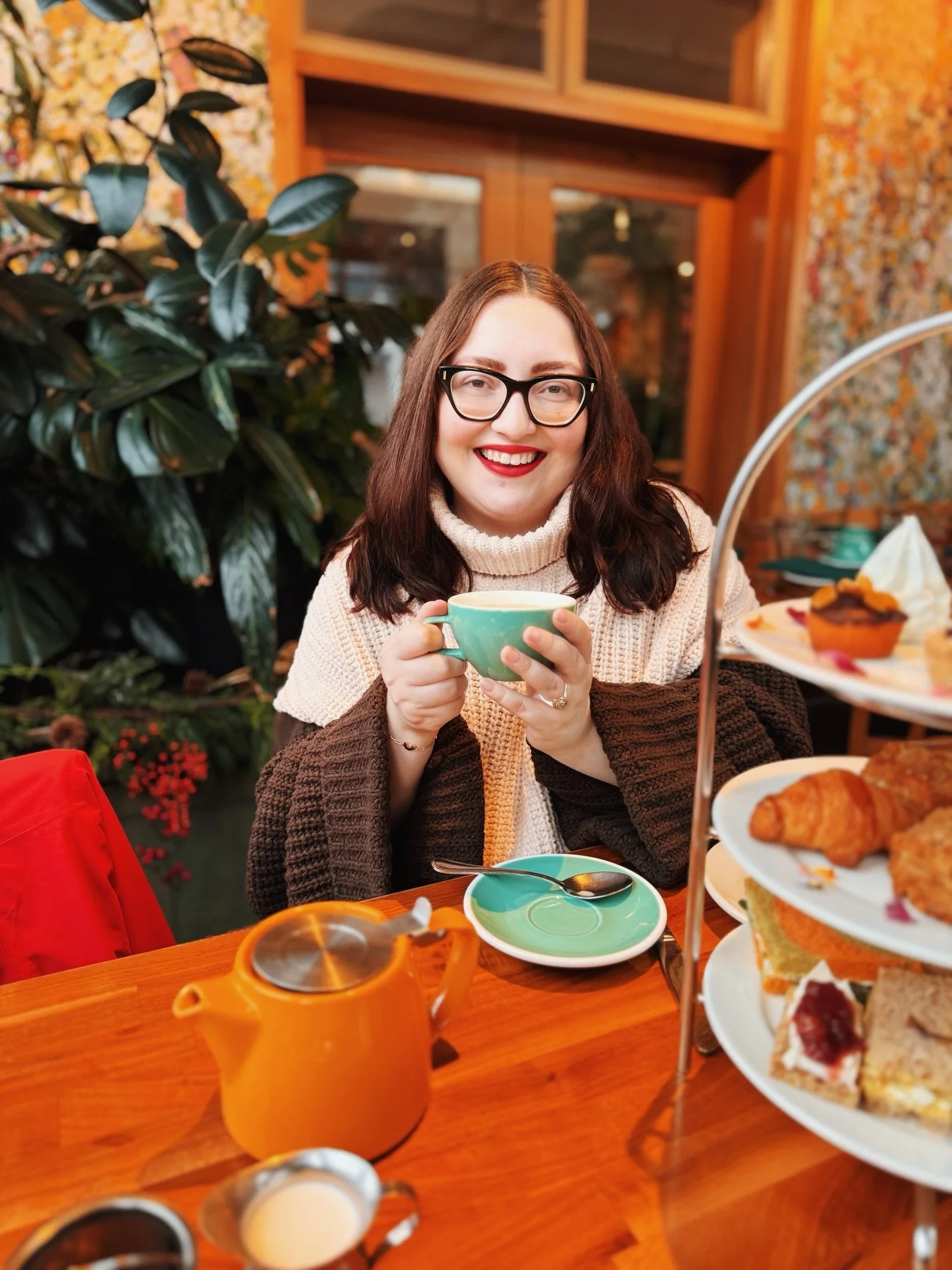 December had range! 😌 Fancy tea, dancing shoes, holiday crafts, way too many snacks, and the kind of Christmas mems that stick. ❤️

#christmasmemories #holidaymoments #seattlewa #lifestyleblogger #seattlefoodie