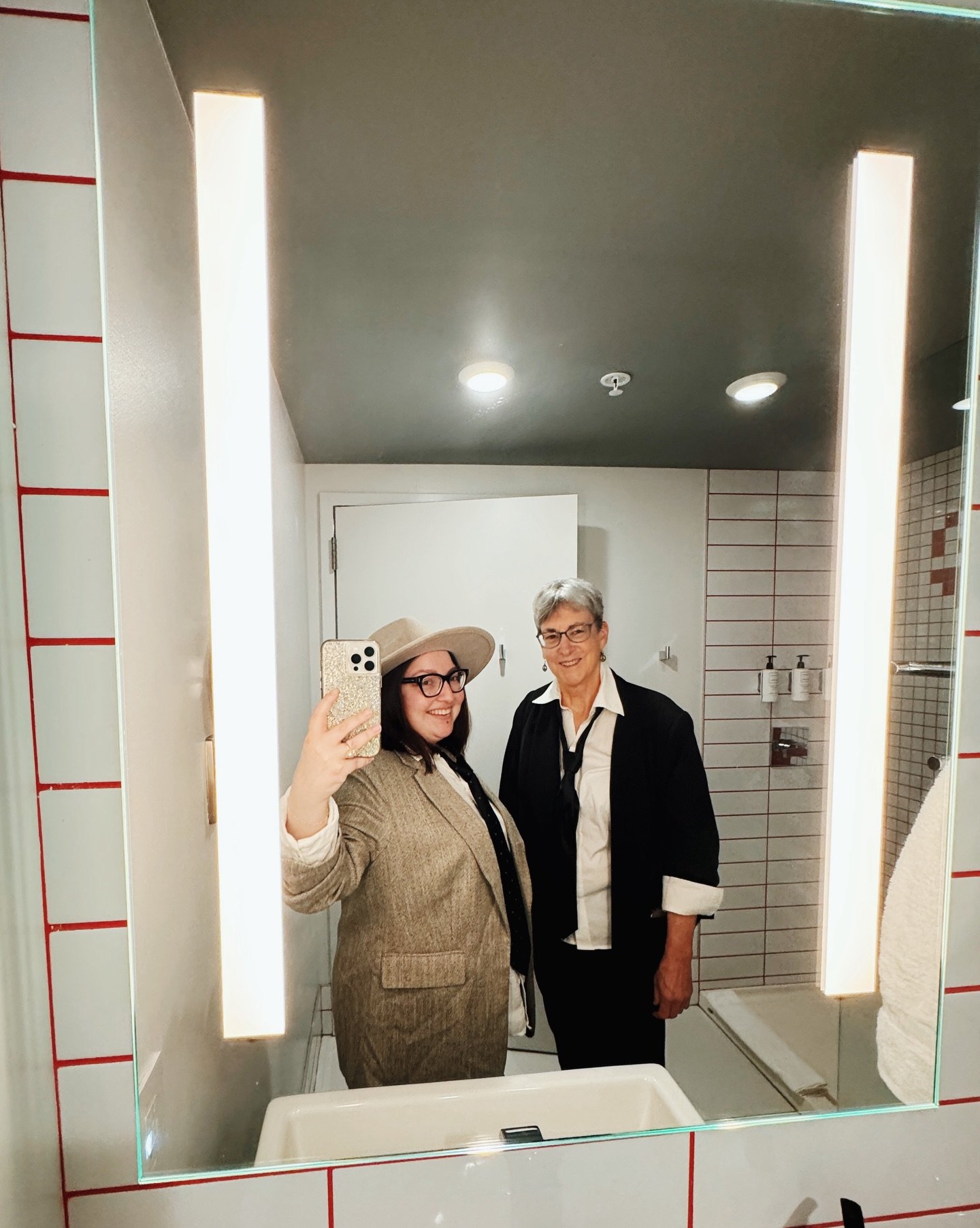 🎶 When you look in the eyes of the strangers you meet, be human. ❤️🎶

24 hours in PDX 🌸 Mom + daughter date for Brandi on tour, good eats, Powell&rsquo;s strolls, and spring showing off in one of my favorite cities. A perfect little reset after a 