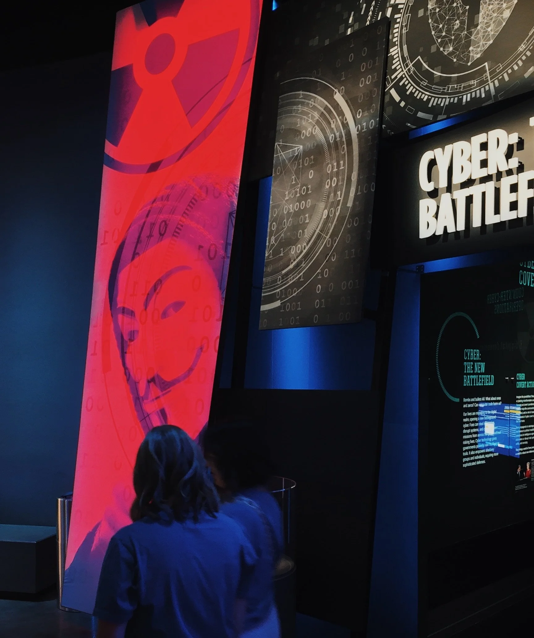 1] I enjoyed the International Spy Museum (@spymuseum) much more than I anticipated! 🤩 There&rsquo;s so much to see and learn here, with an exciting twist that keeps you engaged.

2] When you first arrive, you are led up the elevator and into a thea