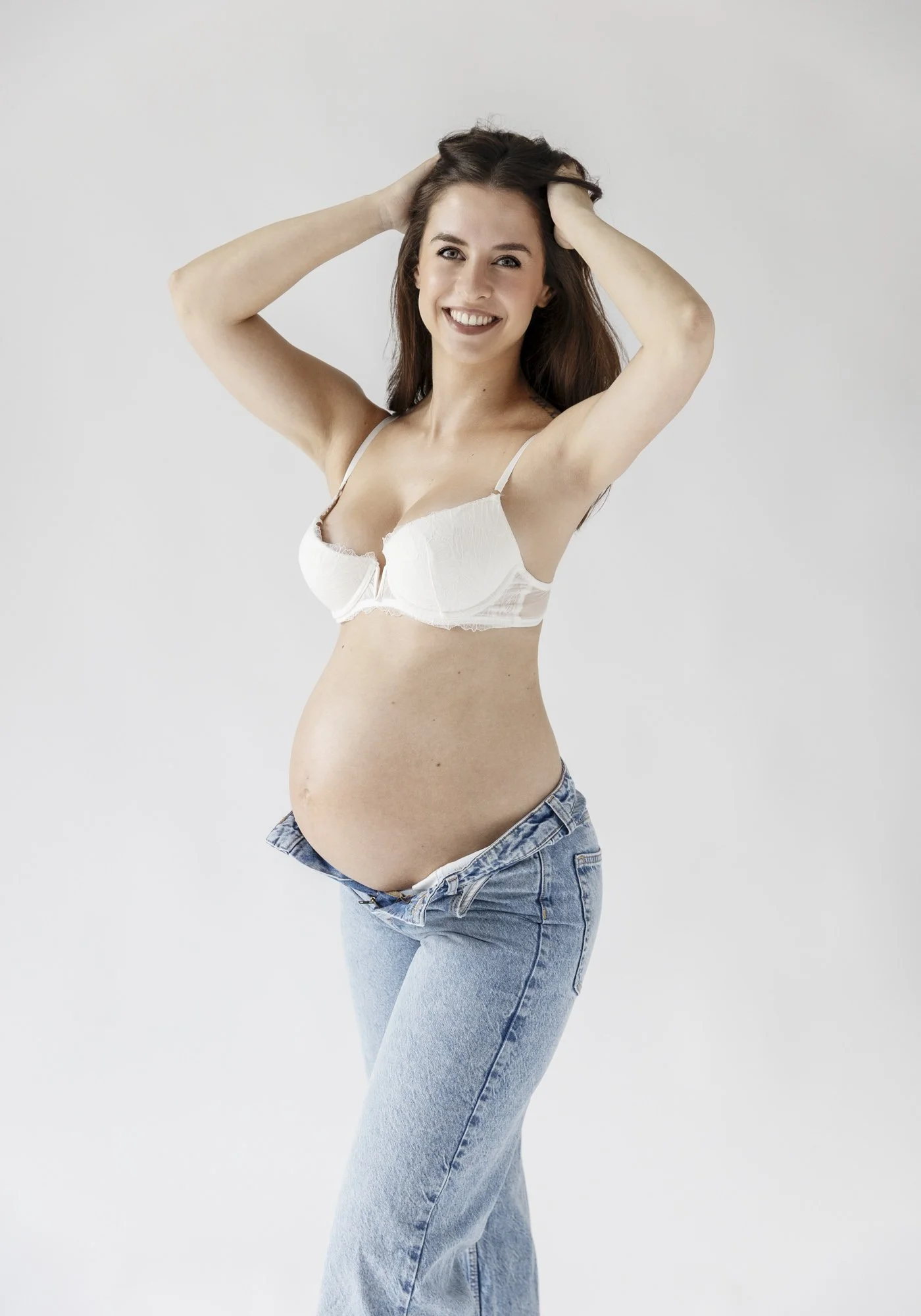 werdende Mama bei einem Babybauchshooting mit natural light
Schwangerschaftsshooting Nähe Düsseldorf

 

 Babybauchshooting Nähe Düsseldorf 