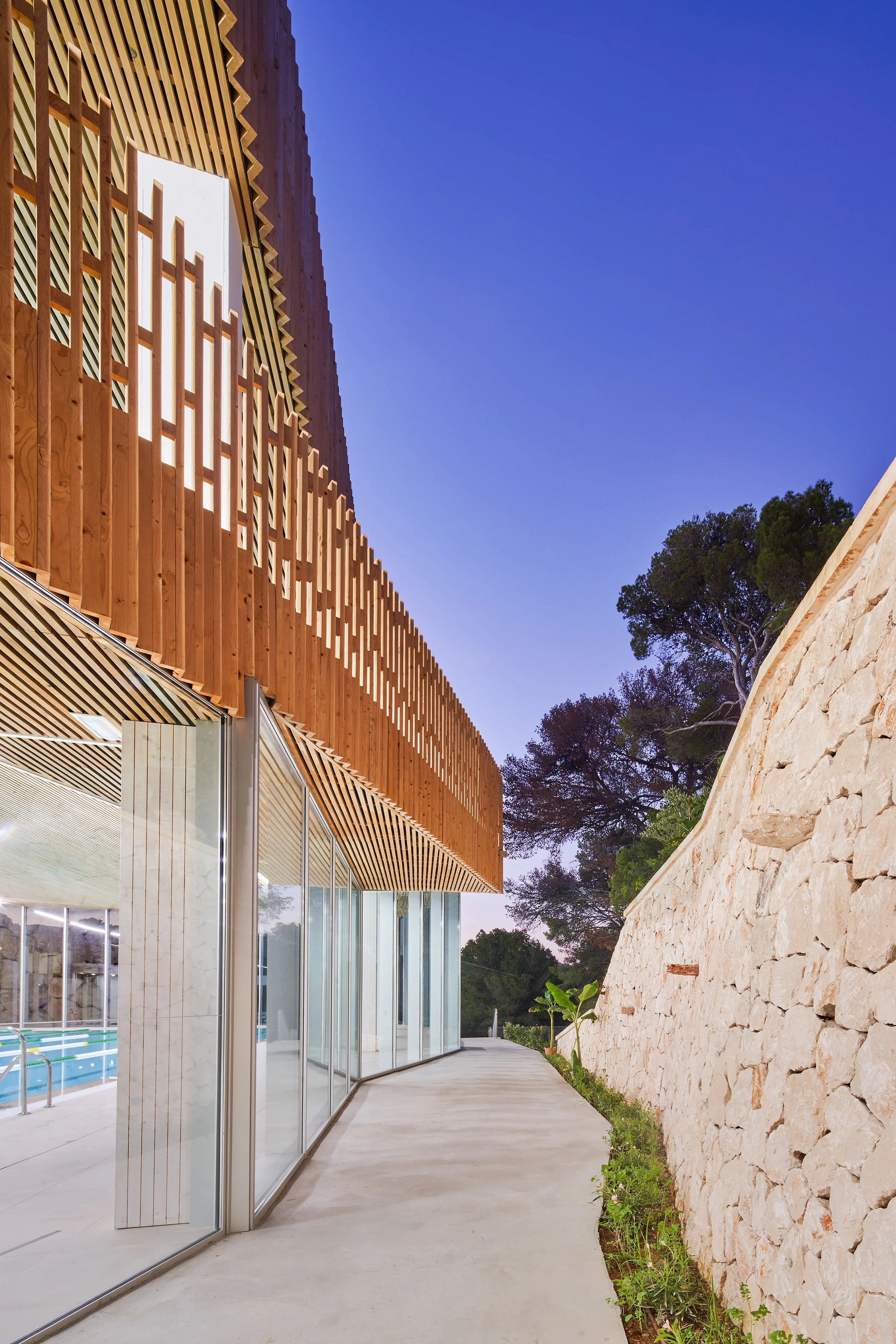 PISCINA QUEENS 06.jpg