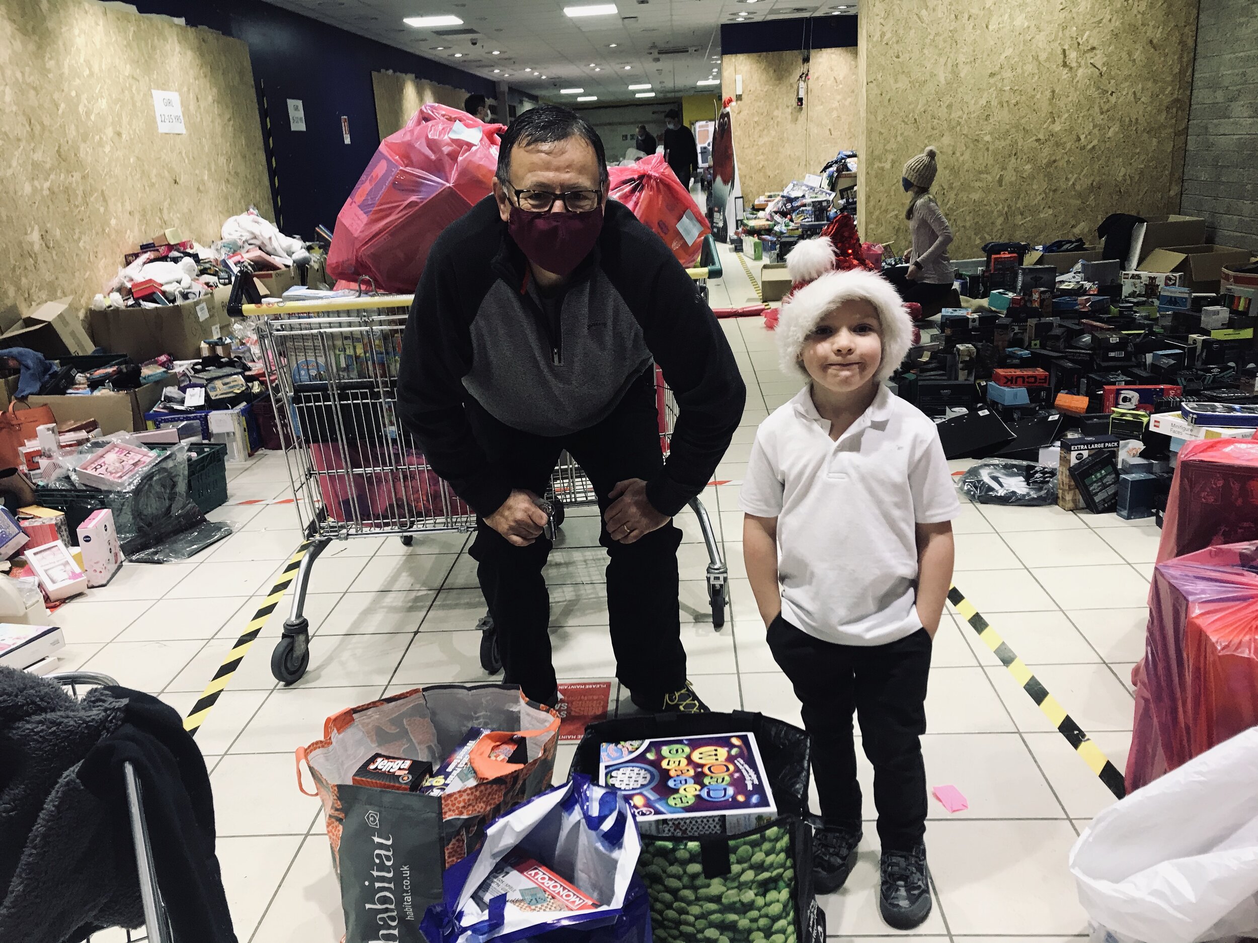  Suzy’s family helped her deliver £500 worth of toys to Cash for Kids Forth 1 - the scheme was incredibly popular, and we are thrilled to have been a part of it! 