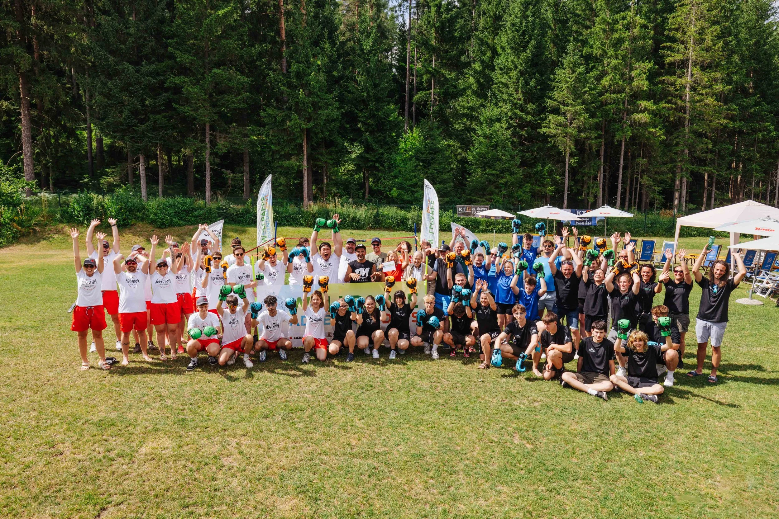 Gruppenfoto Alle Boxen.jpg