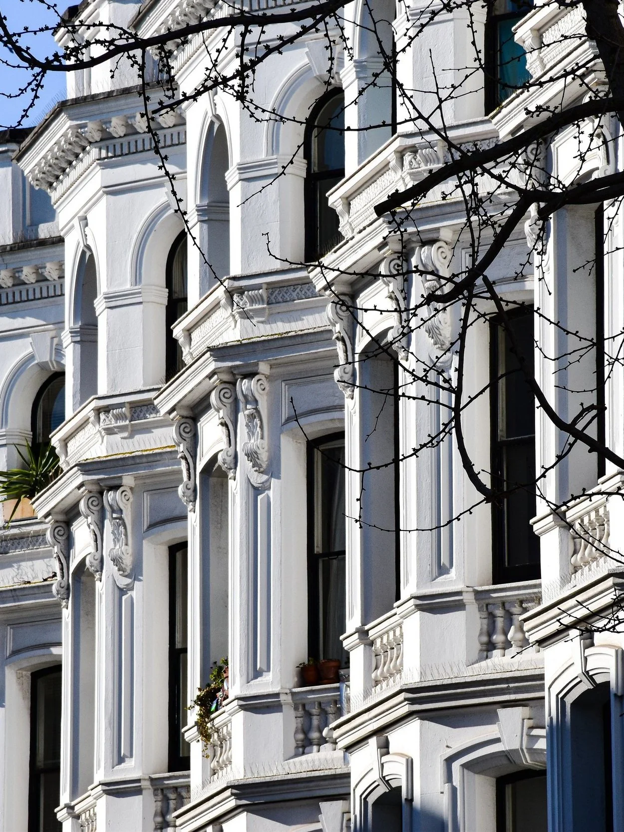 PCL Property Market Fuelled by Cash Buyers Amidst Mortgage Rate Climbs