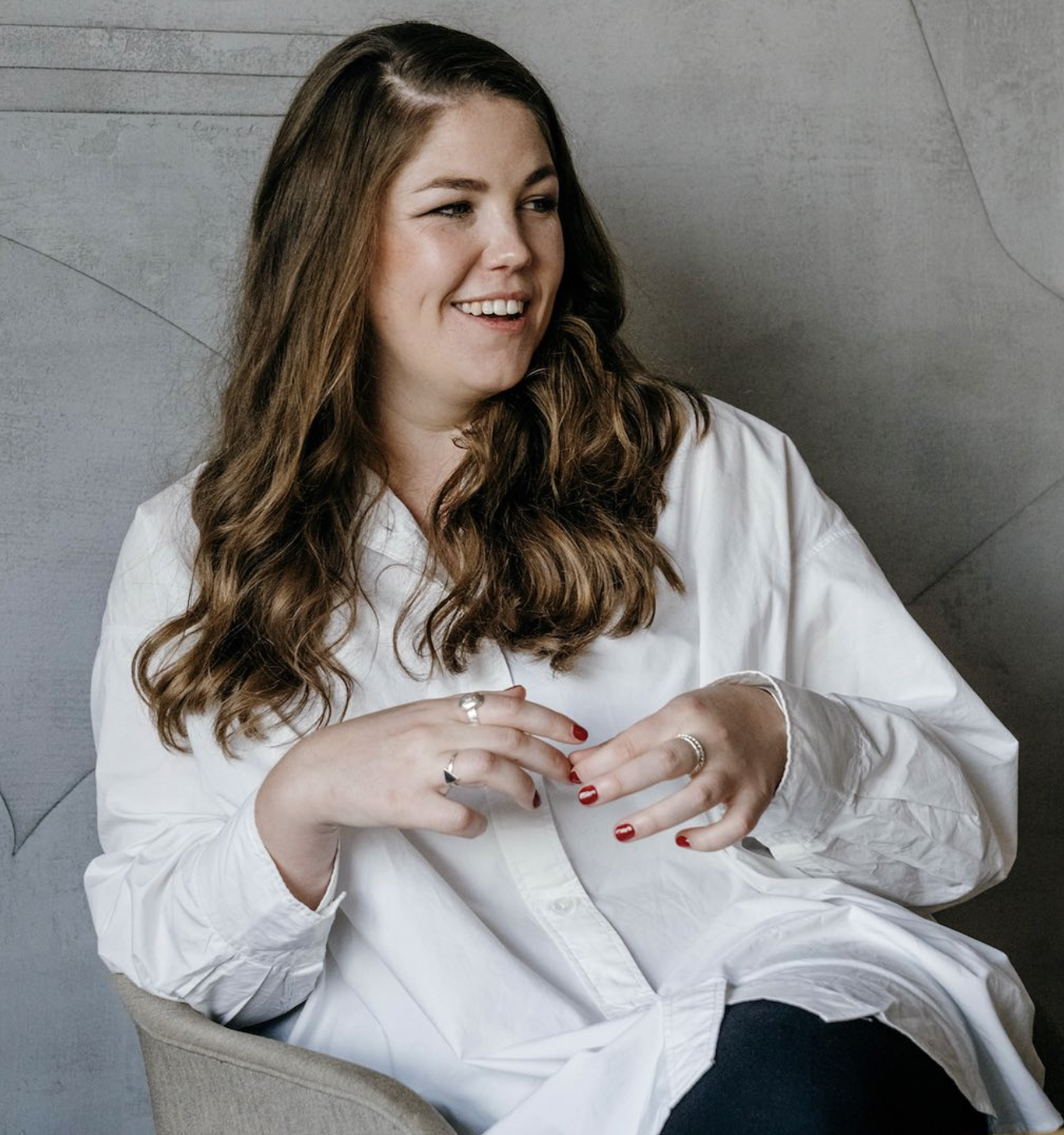   With over 10 years’ experience in the construction industry, Imogen has worked with various companies on their strategy, operations, and relationships. She has deep expertise in the luxury property and craftsmanship sectors. As Head of Craft Brands at Size Group, she oversees the positioning and growth of specialist heritage brands —championing fine craftsmanship across the industry.  Known for her strategic mindset and collaborative approach, she brings a unique blend of commercial insight and creative sensitivity to everything she does.  