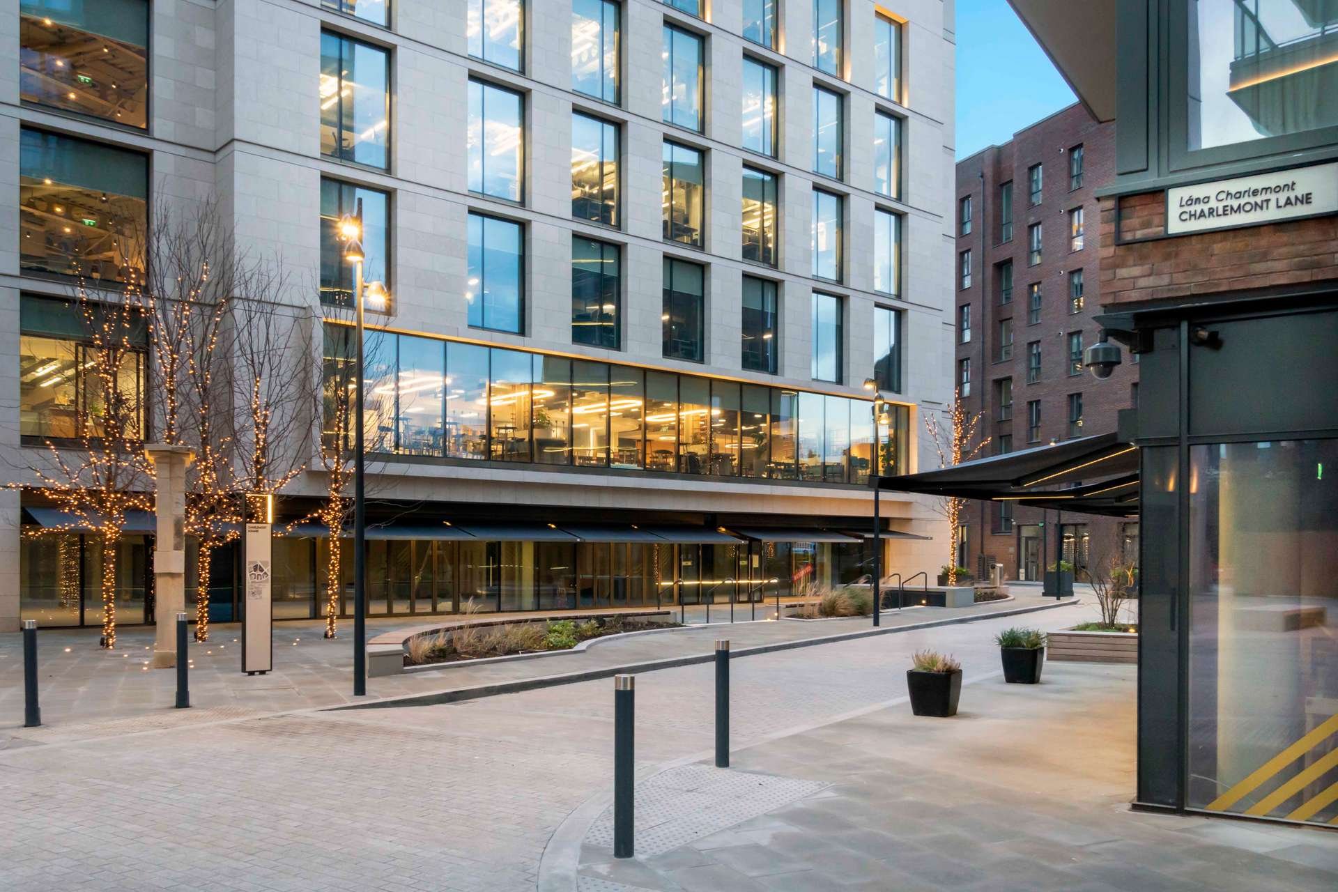 charlemont_square_jan_23_5_l_gal.jpg