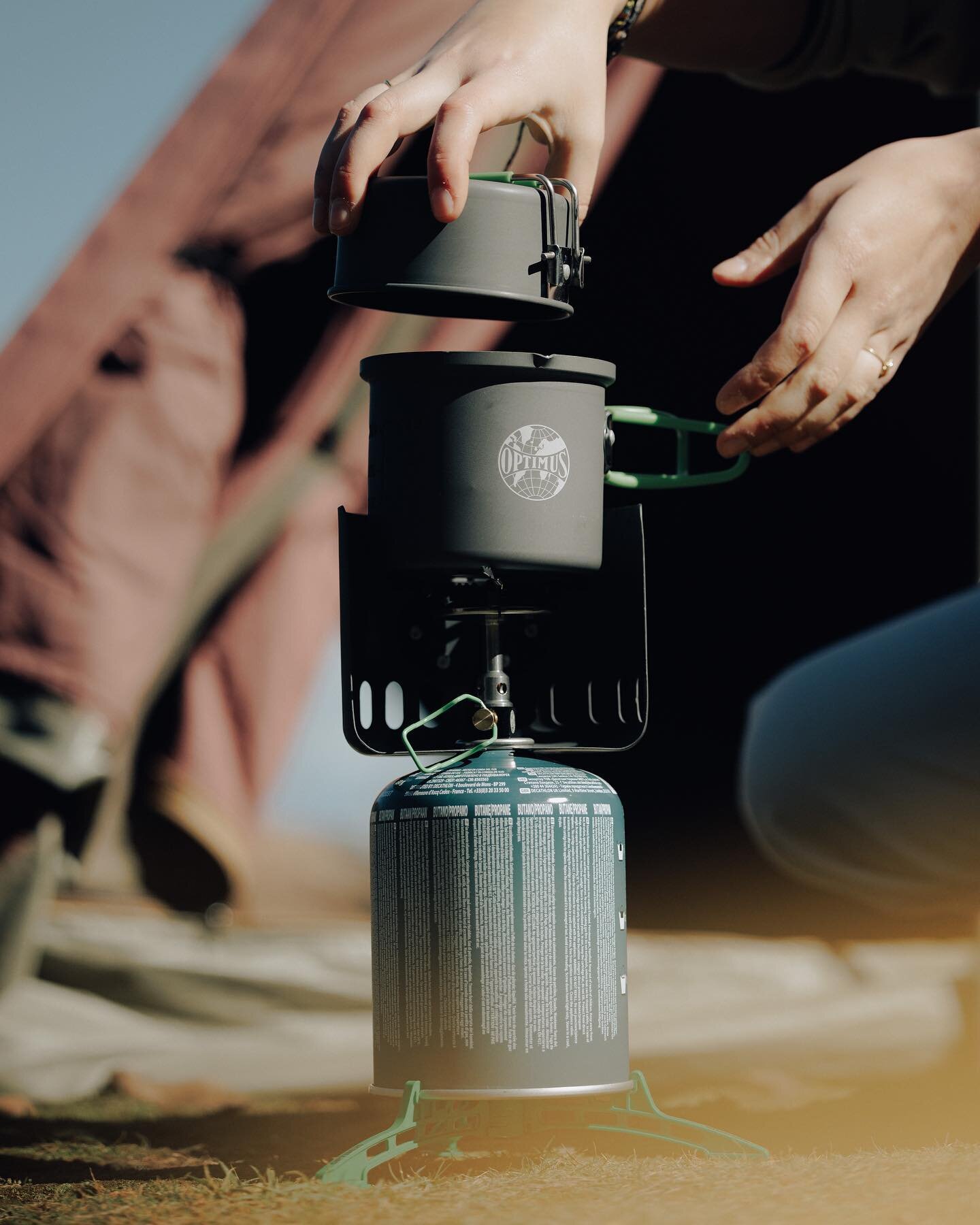 The Optimus Crux Weekend Cook System boils water in as little as 2.3 mins, make it a must-have in your backpacking kit. Pair it with the Sparky Handheld Piezo Stove Lighter and Sliding Long Spoon and you've got yourself some fine outdoor dining. 🍽️?