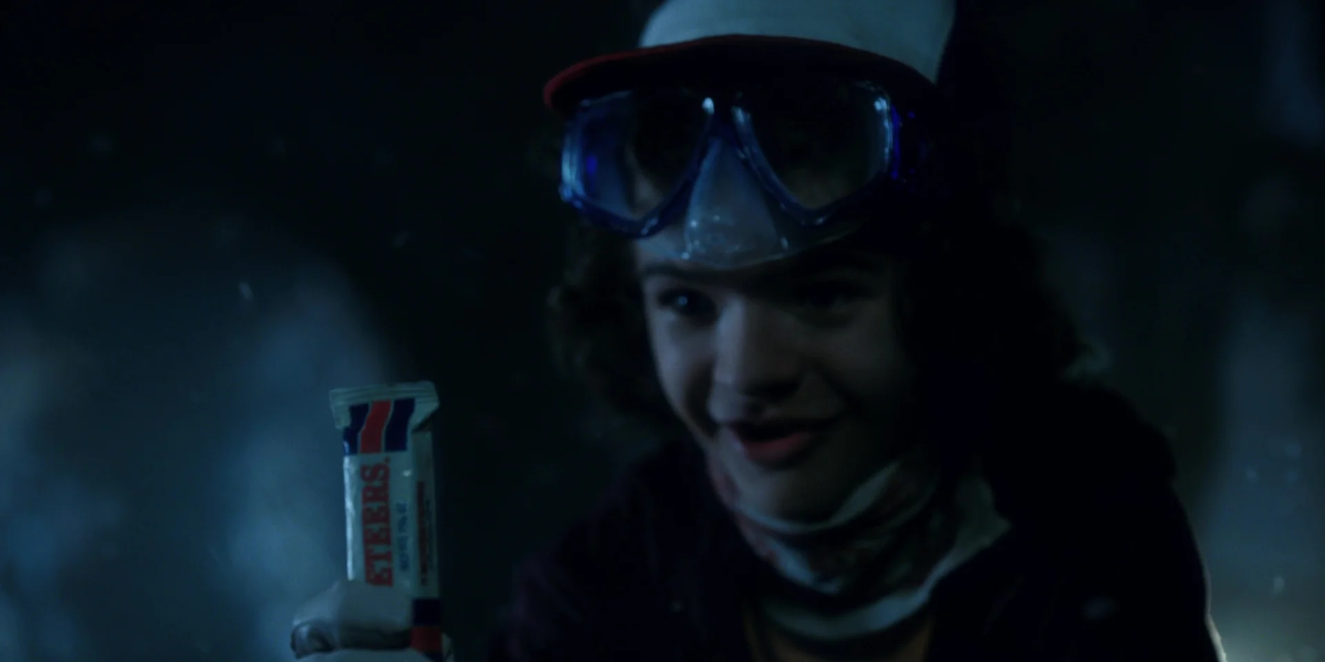 3-Musketeers-Candy-Bar-in-Stranger-Things-1.jpg