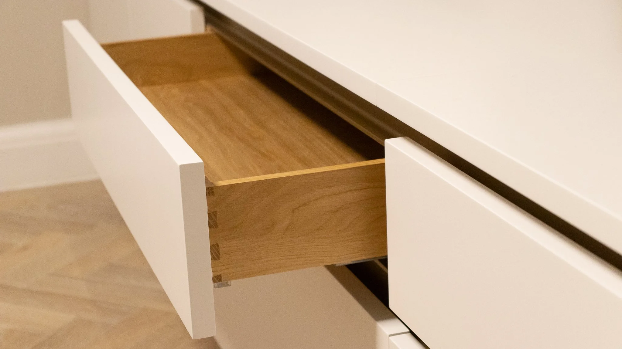 YOUNG + DENGEL Media Unit, Canford Cliffs-09.jpg