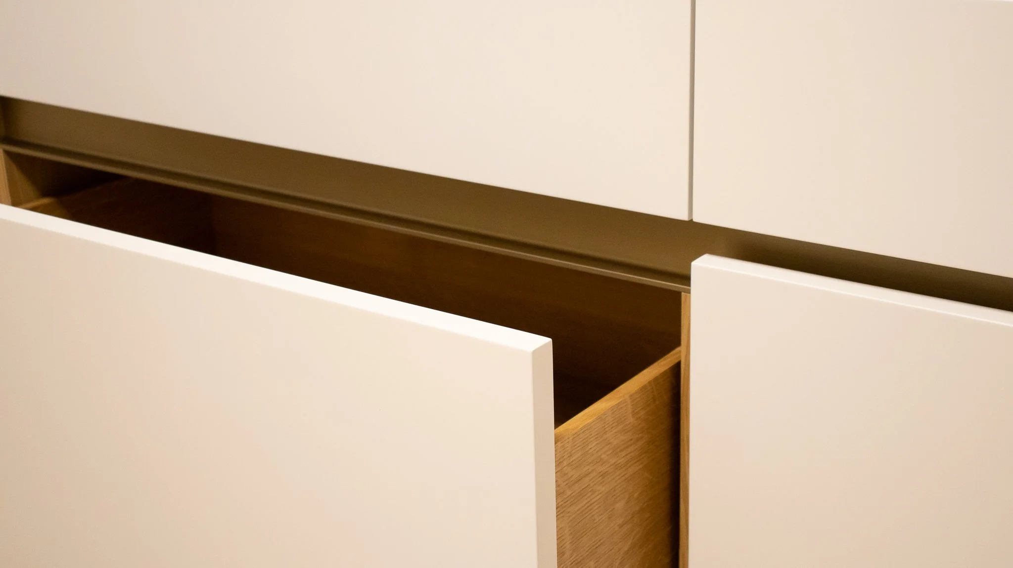 YOUNG + DENGEL Media Unit, Canford Cliffs-10.jpg