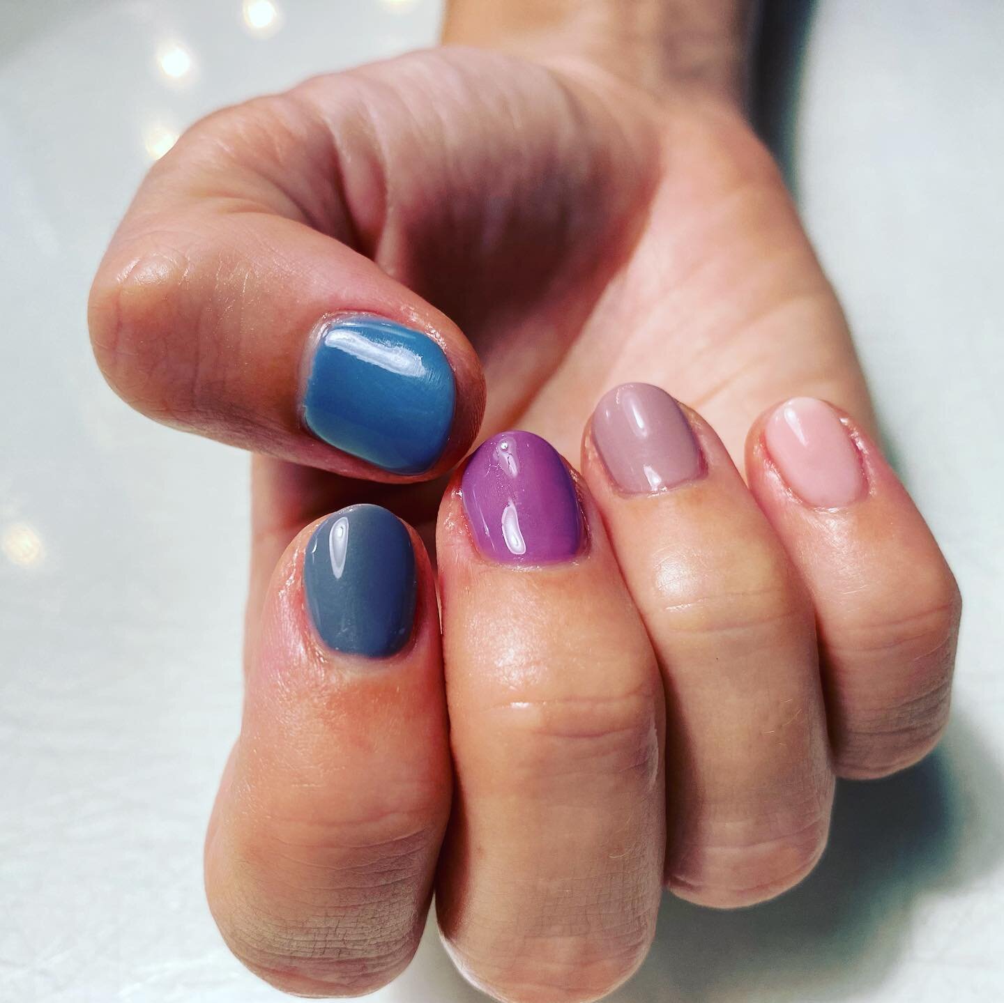 Are you feeling adventurous? Why not wear different shade on each nail
.
.
.
#nail #nailart #nailsofinstagram #manicure #nailstagram #naildesign #nailpolish #beauty #gelnails #gel #nailswag #nailstyle #instanails #naildesigns #inspire #nailsart #nail