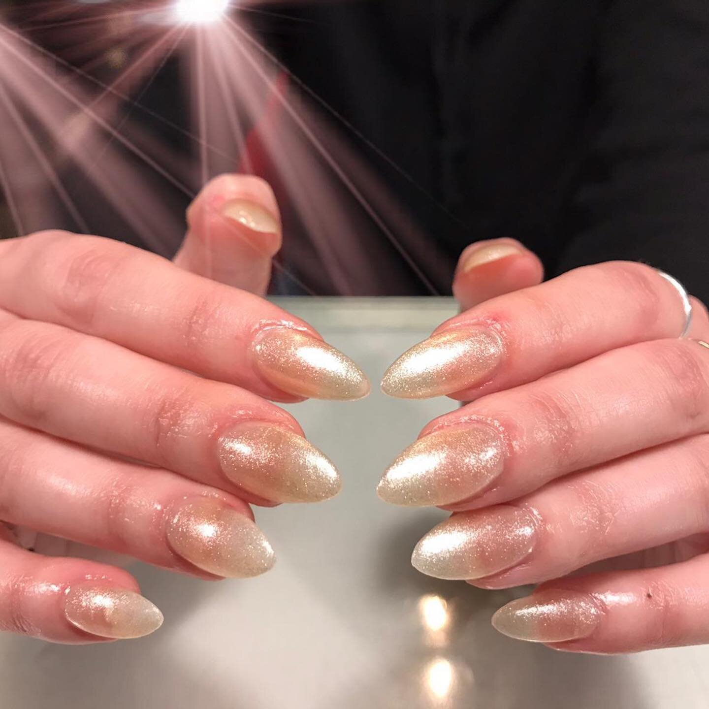 Festive nails at the ready ❄ Please call us for Christmas bookings 📞 #Glitternails #nails #nailsaddict #extensions #gold #shimmer #muswellhillnails #muswellhill #weekdaymood #pamper #christmasready #christmas #