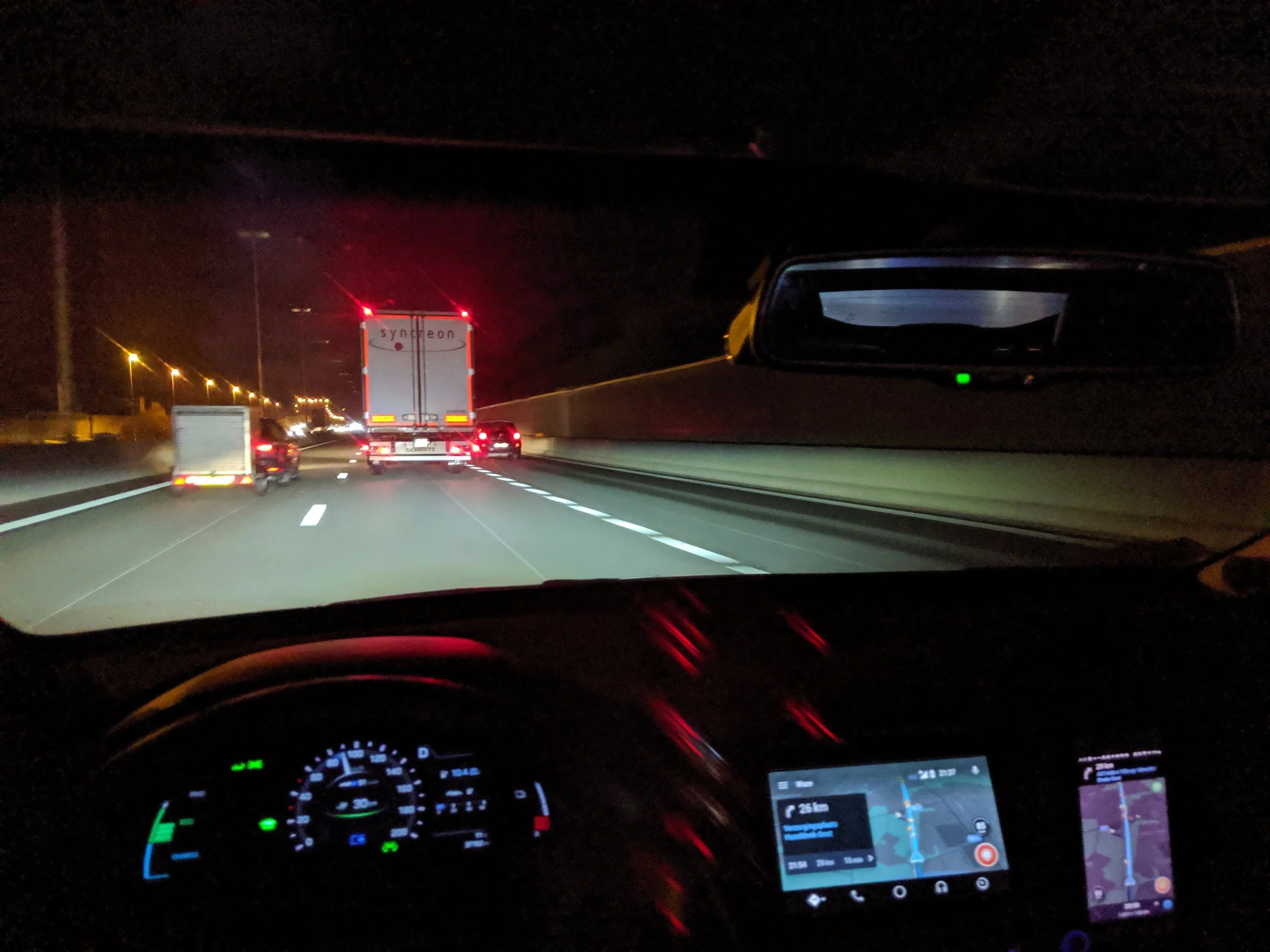 Only thanks to the truck ahead of us we make it to Fastned Hazeldonk.