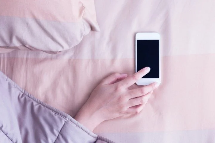 For lent I'm giving up my phone...⁠
...In Bed 📵⁠
🔹 I know it's a bad habit, it means sometimes I'm on my phone just before I sleep and again from the moment I wake....Sometimes half an hour of pointless scrolling before I start my day properly.⁠
🔹