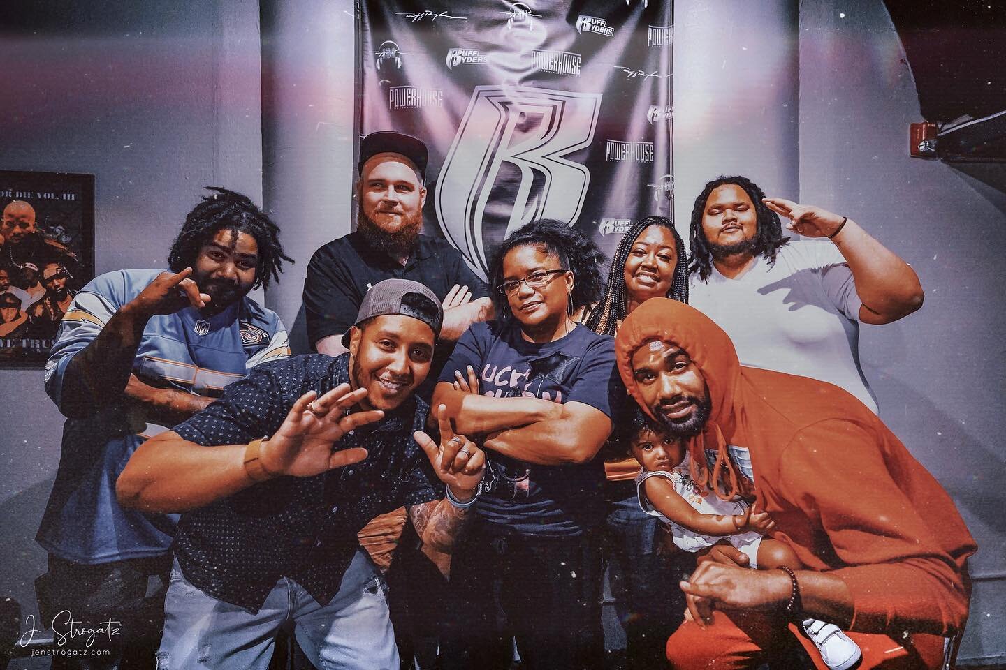 Cause that&rsquo;s how Ruff Ryders roll 🙆🏼&zwj;♀️
Ruff Ryders Radio show - Yonkers, NY 🎬 shot for @therydealong

Scroll 👈🏼 to see me 👀

#ruffryders #yonkers #phillyphotographer #musicvideodirector