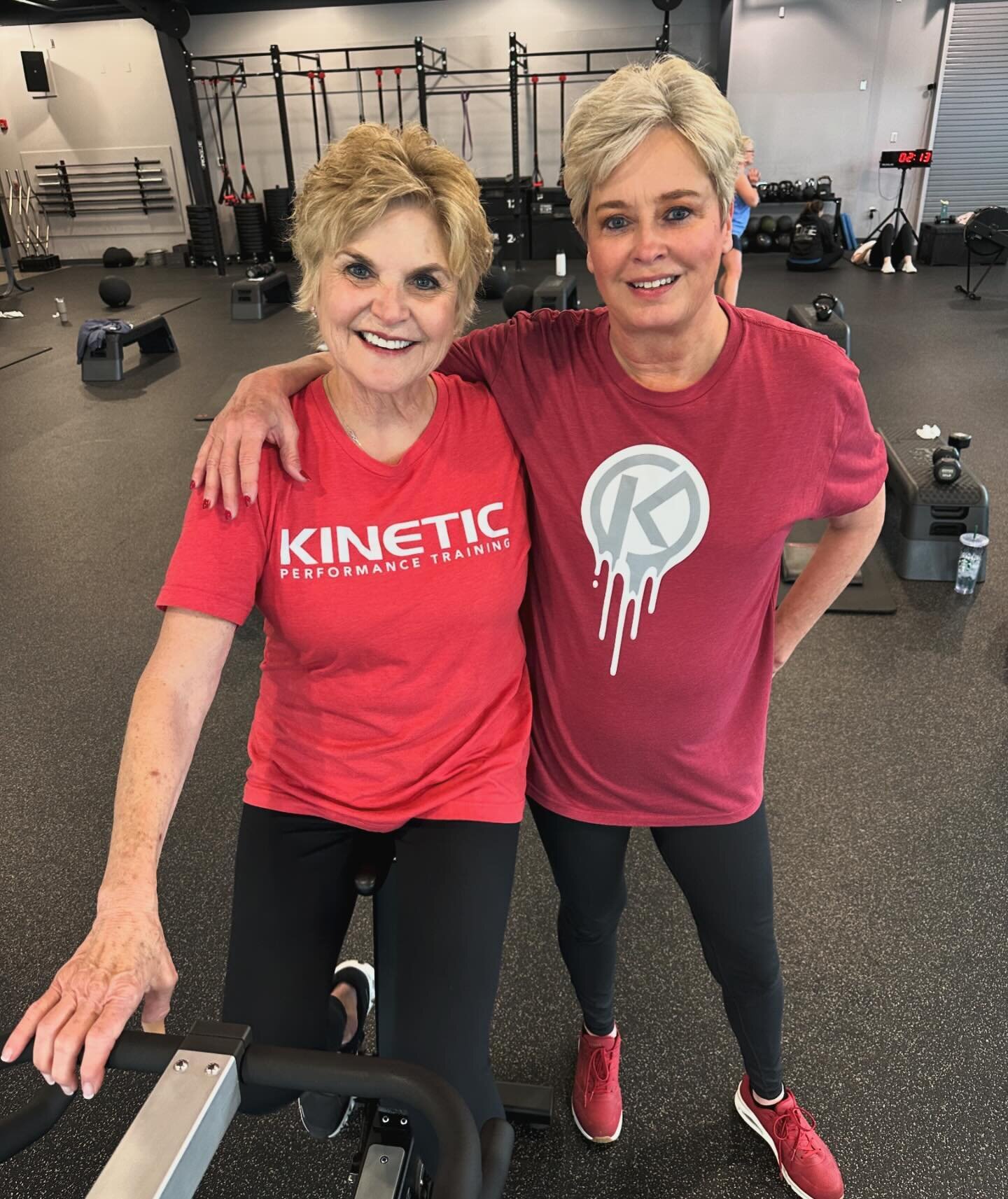 Grab your bestie and get to the gym!

Workouts are better with friends &hearts;️💪🏽

#runlifttrain #kpt #fitfriends