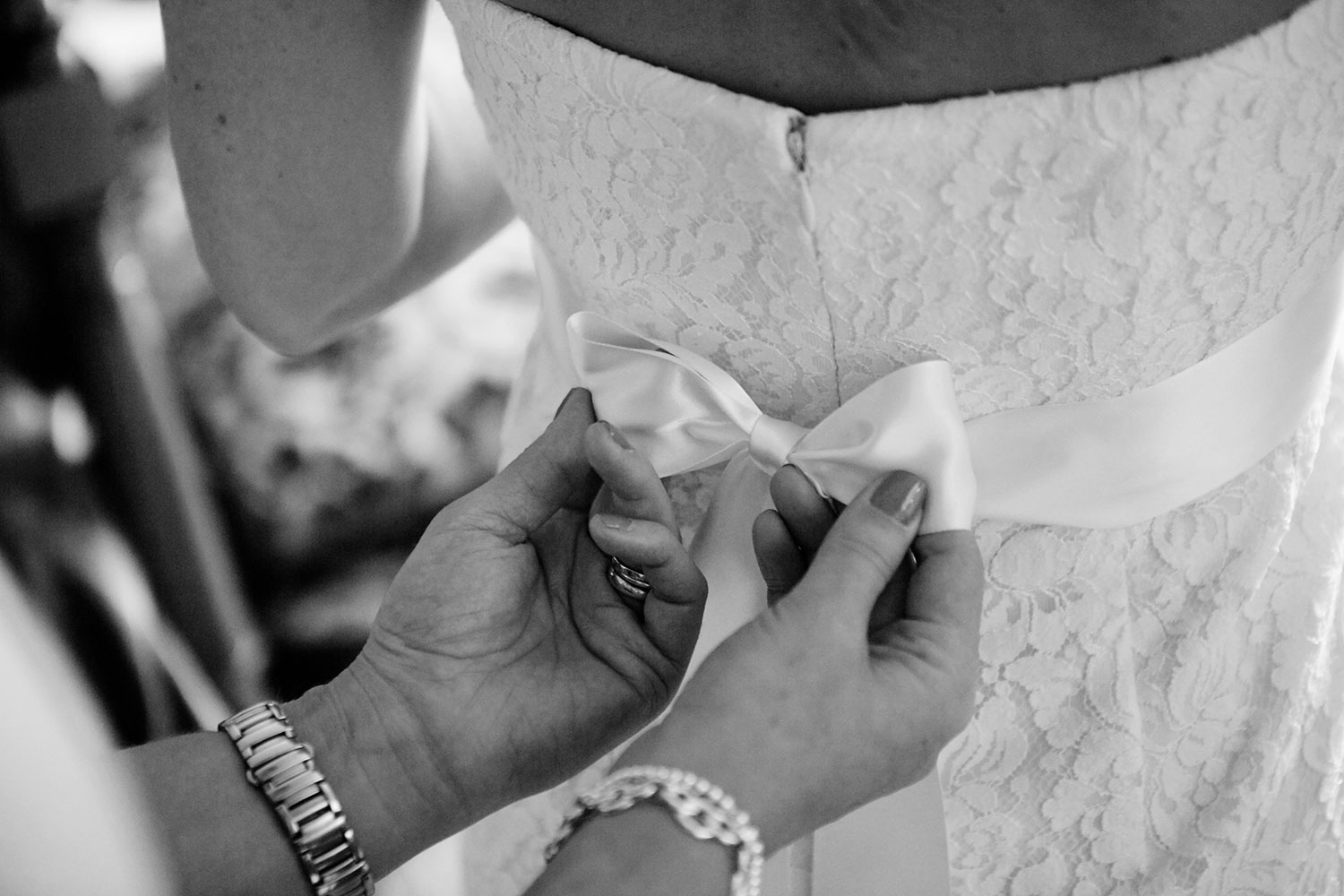 1_2016MJ_Wedding_prep_068_BW.jpg