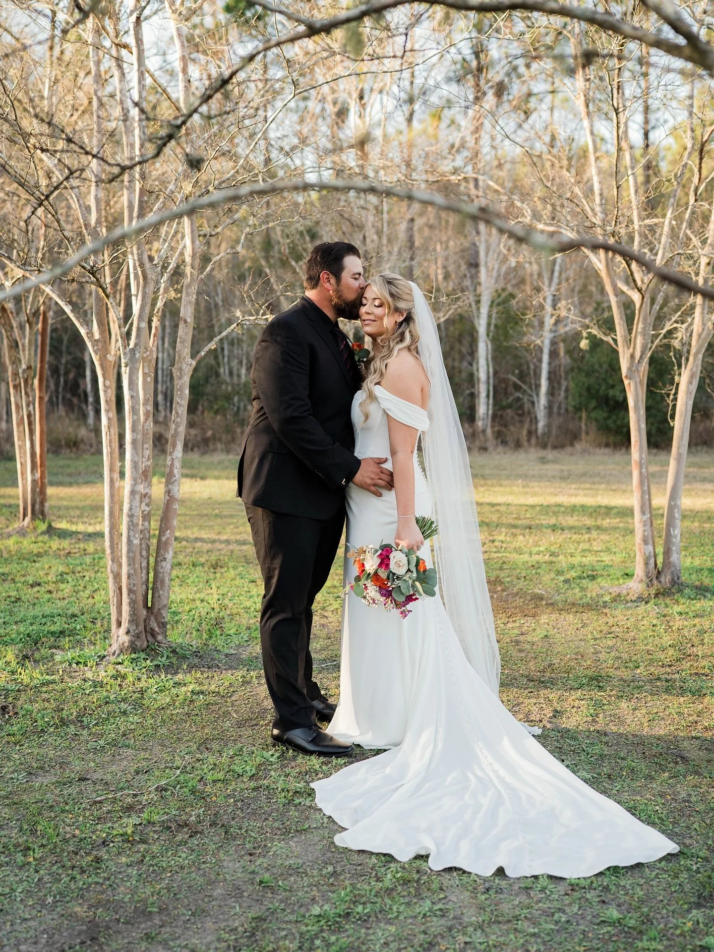 Amanda + Peter (featuring their main character energy pup, Jax who is our new bestie) - 2.20.26 🤍

The Vendors //
Venue: @themanorat12oaks 
Photo + Video: @westhousevisuals 
Planner: Carla with @southerncharmevents 
Makeup + Hair: @facesbymarianab 
