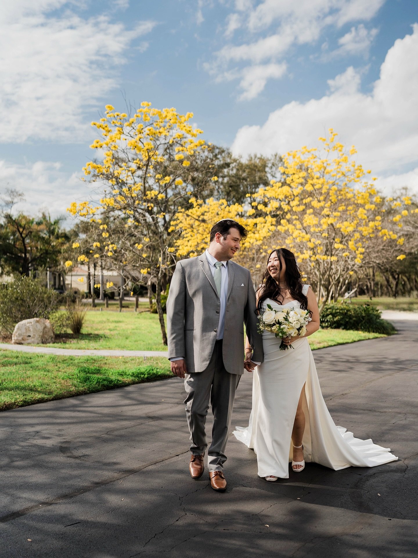 Hanjoo + Jacob 🤍 3.1.26

The Vendor Team //
Venue: @davisislandsgcevents 
Planner: @coastalcoordinating @caylacoastal 
Photo + Video: @westhousevisuals 
Flowers: @bloom.shakalaka 
Hair: @adorebridalhairandmakeup 
Catering: lynnscateringoftampa 
DJ: 