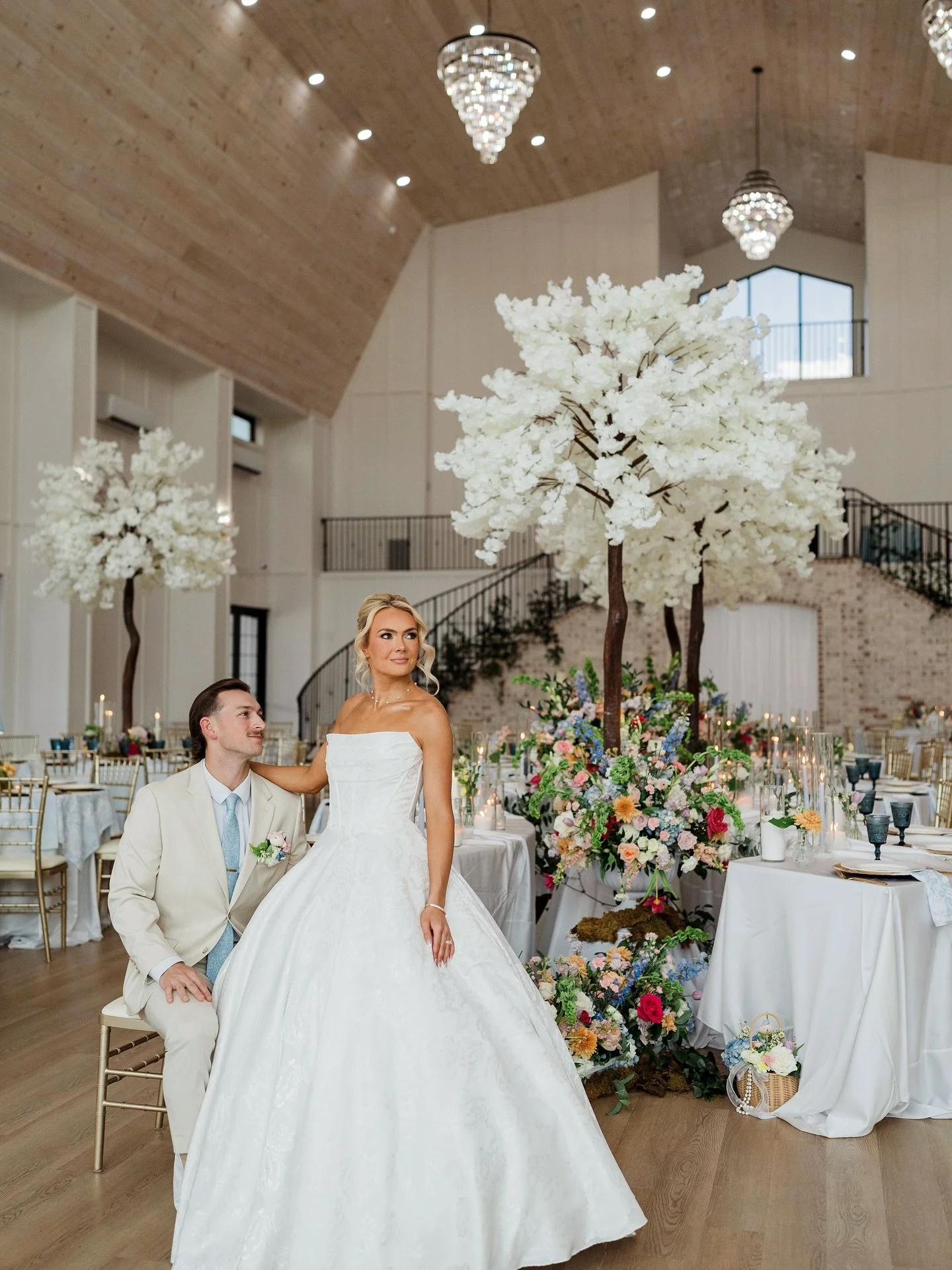 Jaedon + Sarah are married! 5.3.36 🤍

Words can&rsquo;t begin to describe how stunning and joyful this day was with J + S! Surrounded by gorgeous florals, perfect weather and so much love. So many intentional details were put into their day to make 