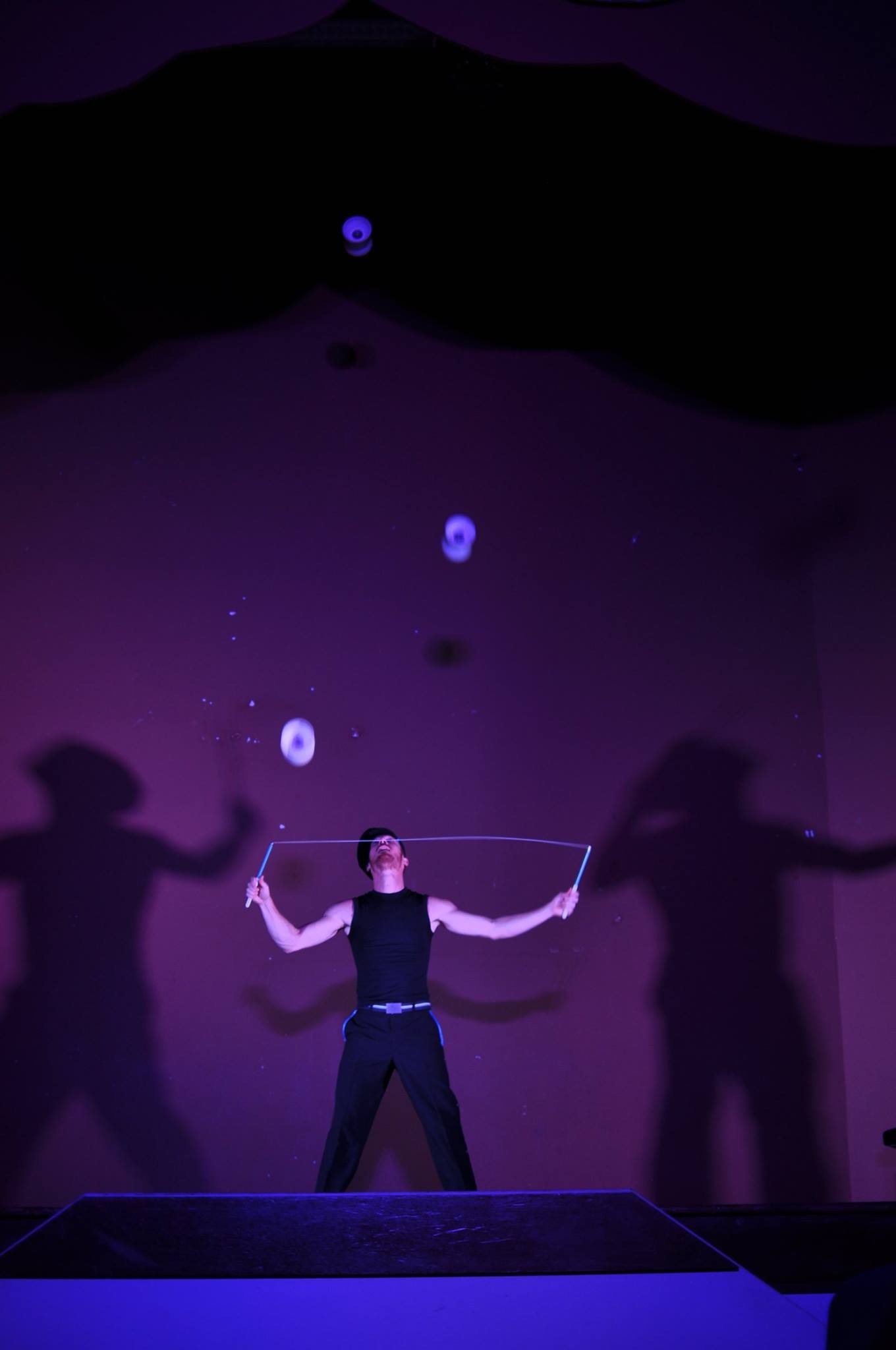 Komonò Circus- animations cirque-jonglerie 3 diabolos