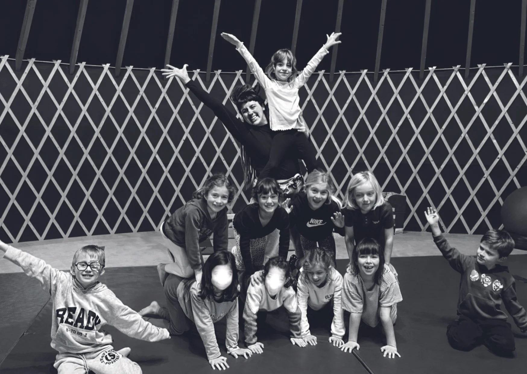 Anniversaire au Komonò- porté acrobatique1.jpg