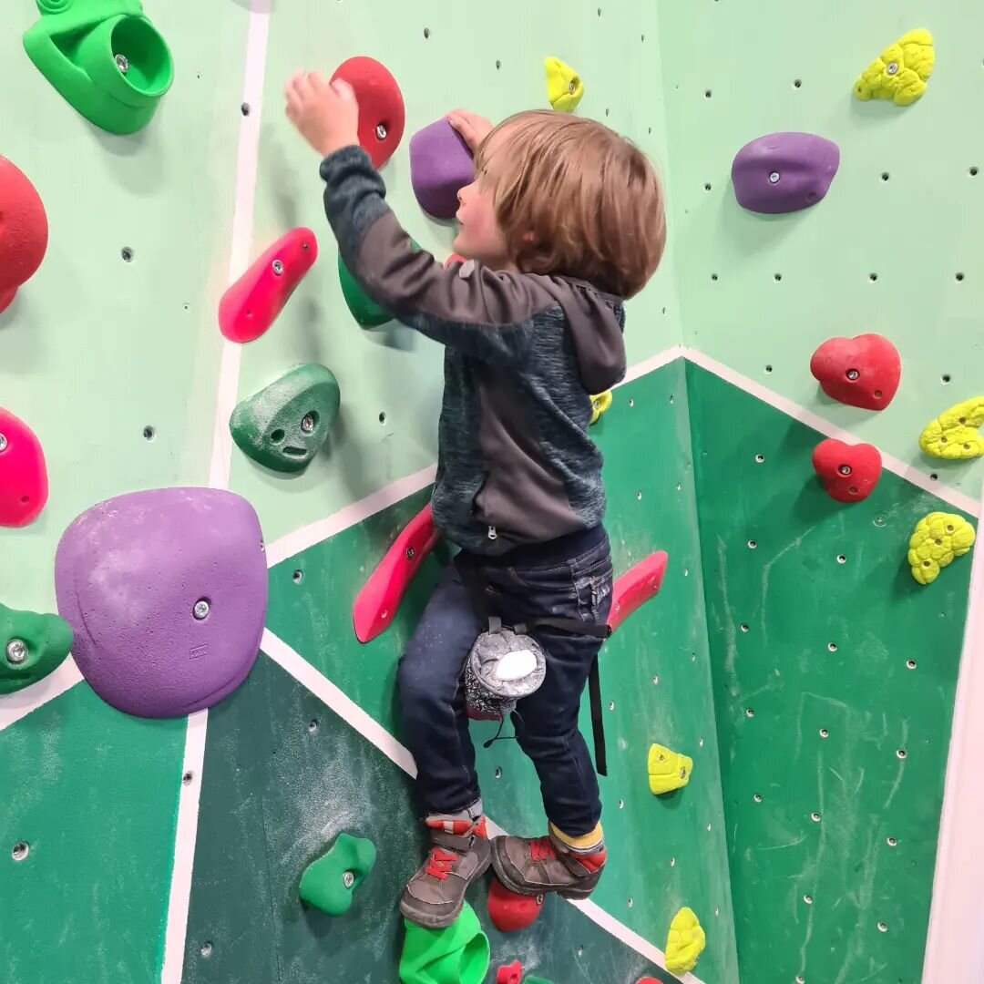 Loving spending time @theledgeclimbinggym (with kids and alone!) it's such a friendly, inclusive wall, with loads for everyone to have a go at!
**
ANNNND Really looking forward to starting my Yoga For Climbers Class here on Tuesday evening....
AND
Yo