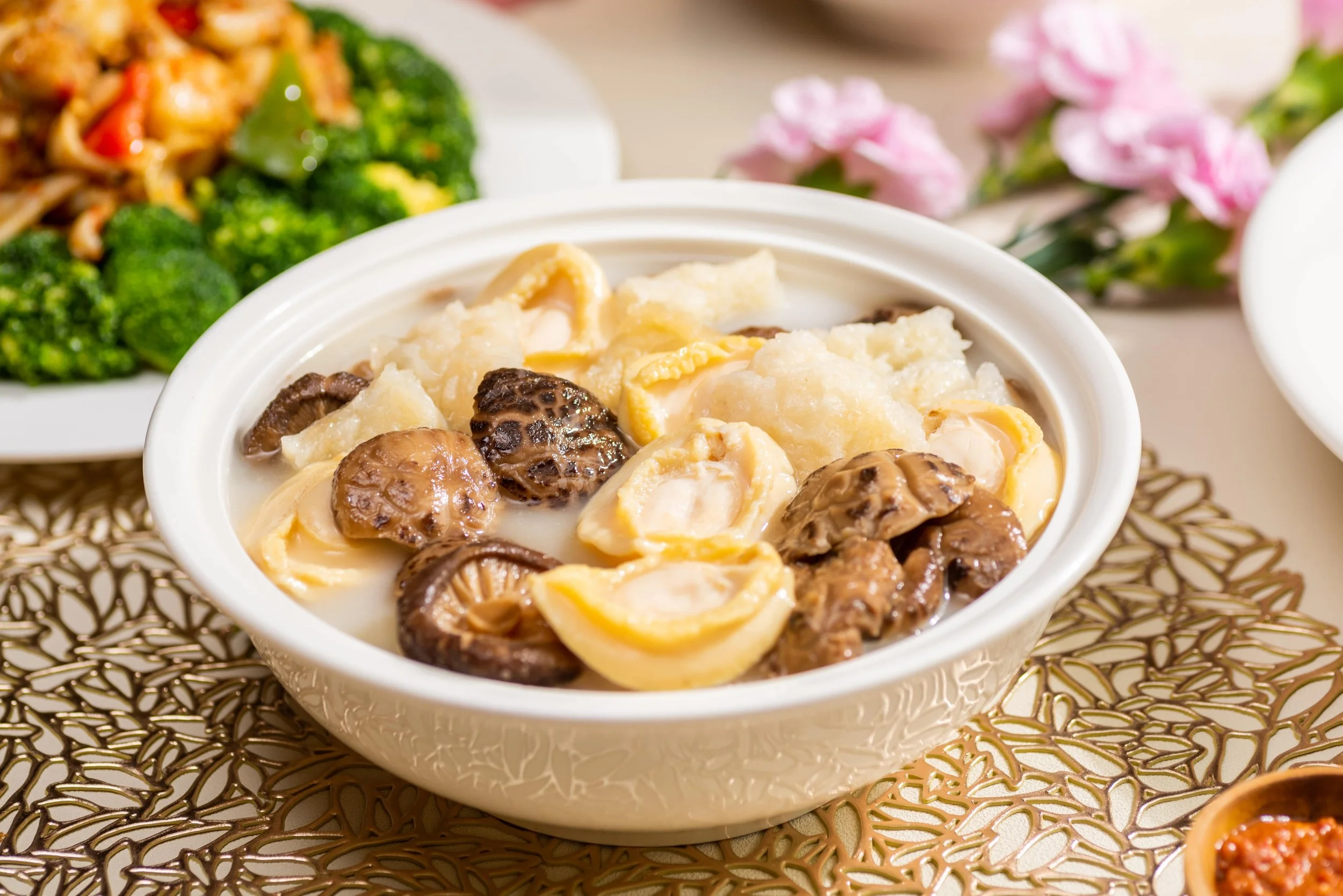 Abalone and Fried Fish Maw with Flower Mushroom in Chicken Collagen Soup