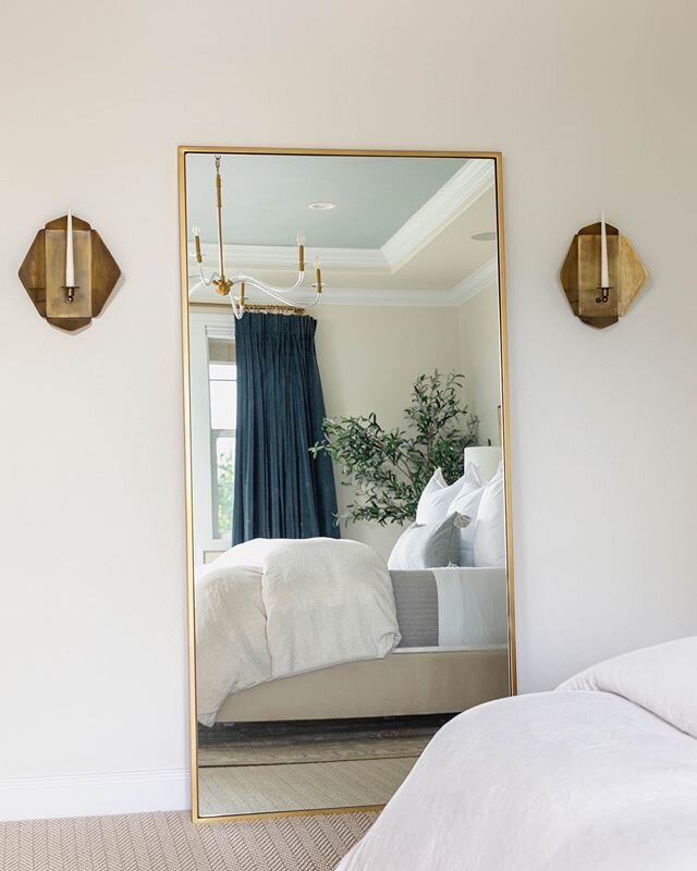 &ldquo;There are two ways of spreading light: to be the candle or the mirror that reflects it.&rdquo; Edith Wharton // #homewithislaandduke // Design: @islaanddukeinteriors // Photography: @kortizphoto