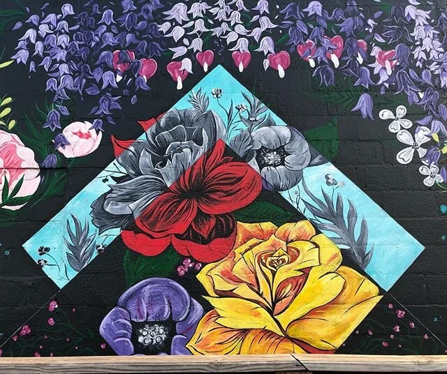 Roses are red, passion is in the air...booty booty booty rockin&rsquo; everywhere - now go grab a yummy treat @waldenbar and take a photo right here 🤩! #tmamurals #tarawashere #ladieswhopaint #nashville #nashvilleart #nashvillemural #wallartist #str