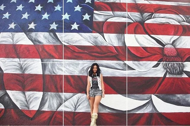 Gearing up for 4th of July and I can&rsquo;t wait to see my family 🍾 #tmamurals #tarawashere #ladieswhopaint #nashville #nashvilleart #nashvillemural #wallartist #streetartphotography #streetartlovers #nashvillemurals #murals #artdaily #urbanart #st