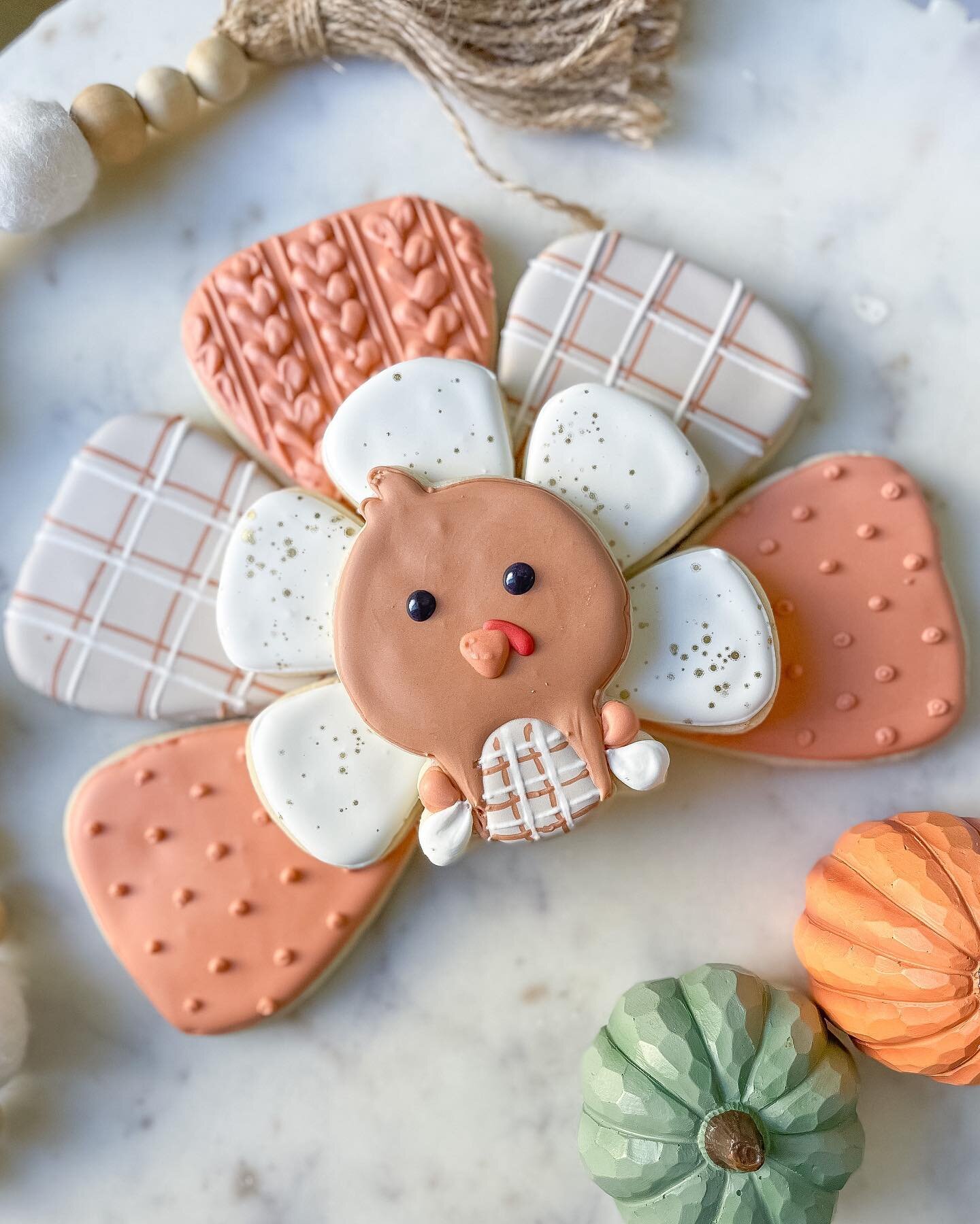Turkey cookies &gt;&gt;&gt; Turkey. Am I right?! Snag this cute Turkey platter for your Thanksgiving table on my website courtscookieco.com

Pickup 11/23 

#Customcookies #customcookie #royalicing #royalicingcookies #courtscookieco #cookies #sugarcoo