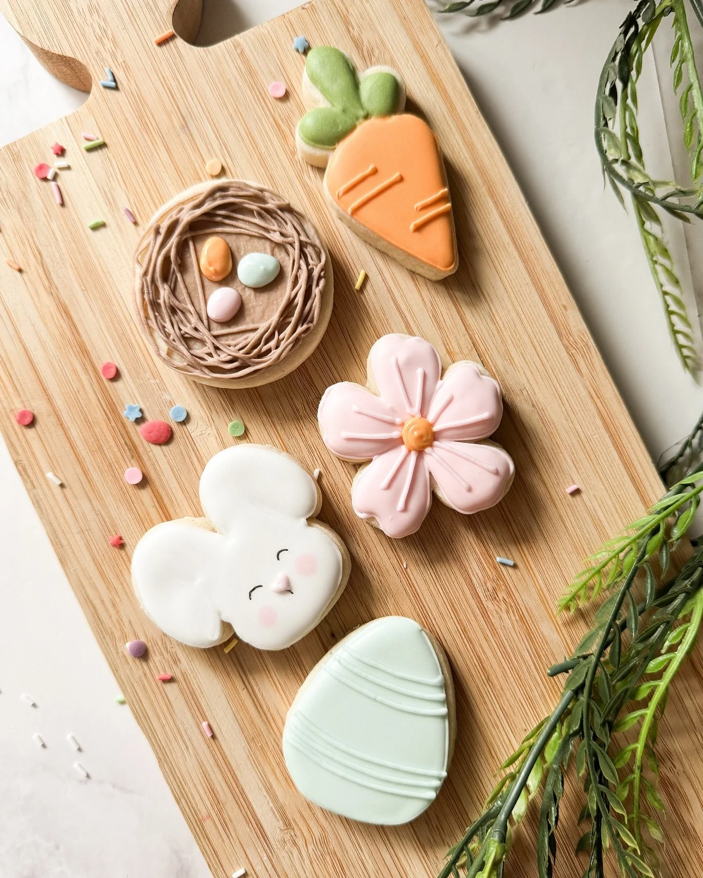 Easter cookies are live on my website!! Coveandcrumb.com or click the link in my profile for my website. 

Pickup next Saturday from 11-1 in Bennett valley. 🫶