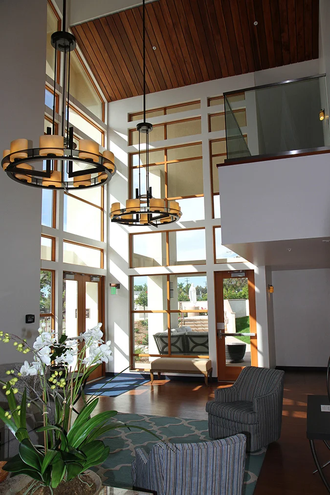 Lobby4R small.jpg