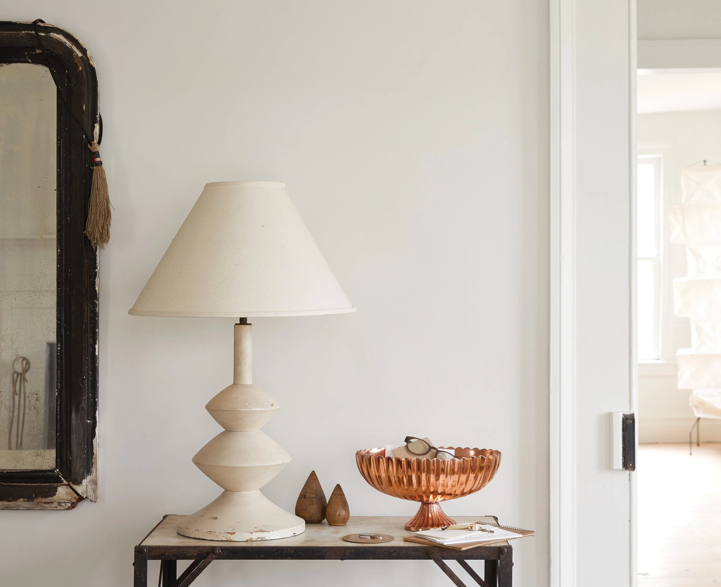 sierra steifman nyc art director photographer lifestyle editorial the floral society copper vase design entry console table lamp ephemera glasses living room interiors cottage