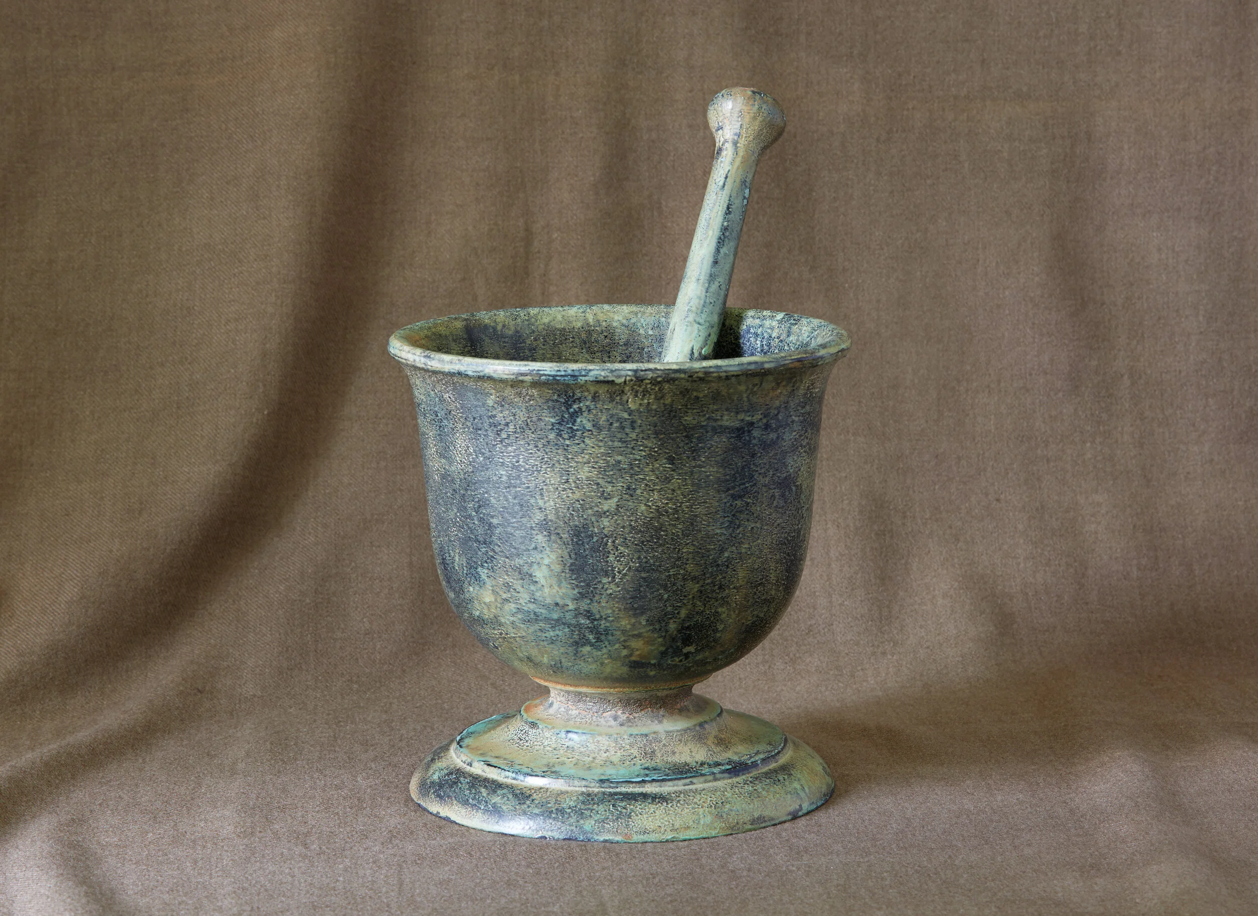 nyc art director tob/aero tob aero thomas o'brien bellport long island new york catalog design product shot art direction mortar pestle 