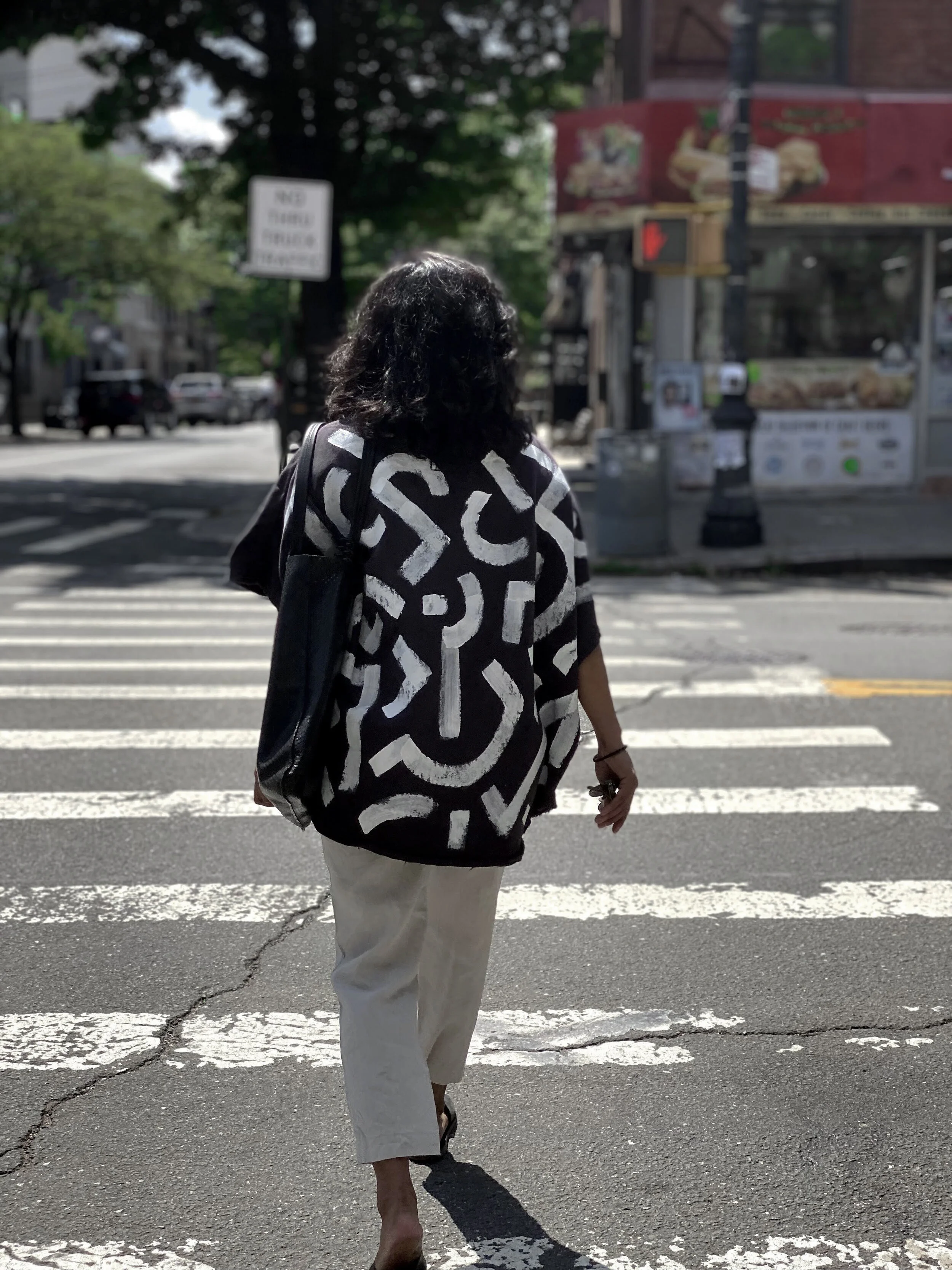 nyc artist graphic designer art director maria pastore acrylic fabric paint pattern design poncho fashion textile season white black sunny day street style texture greenpoint brooklyn