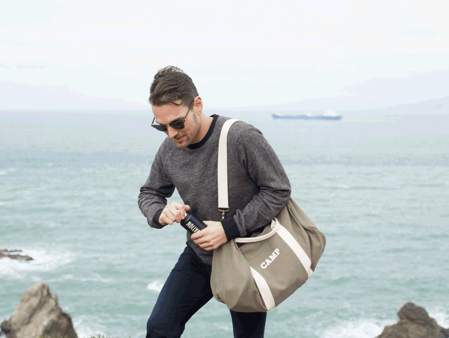 izola_canvas_bags.gif
