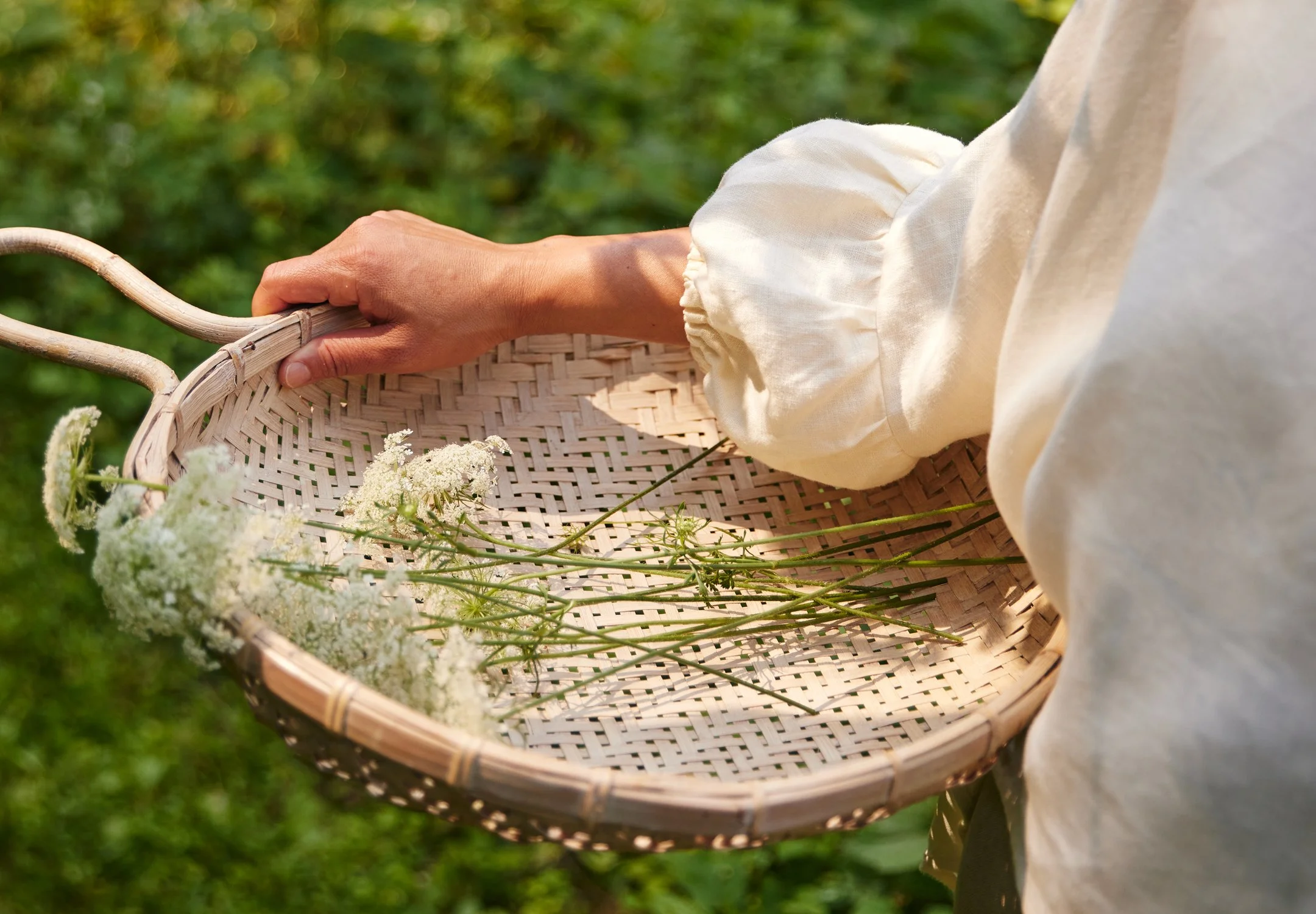 pirtti_muse_basket_flowers_forage.jpg