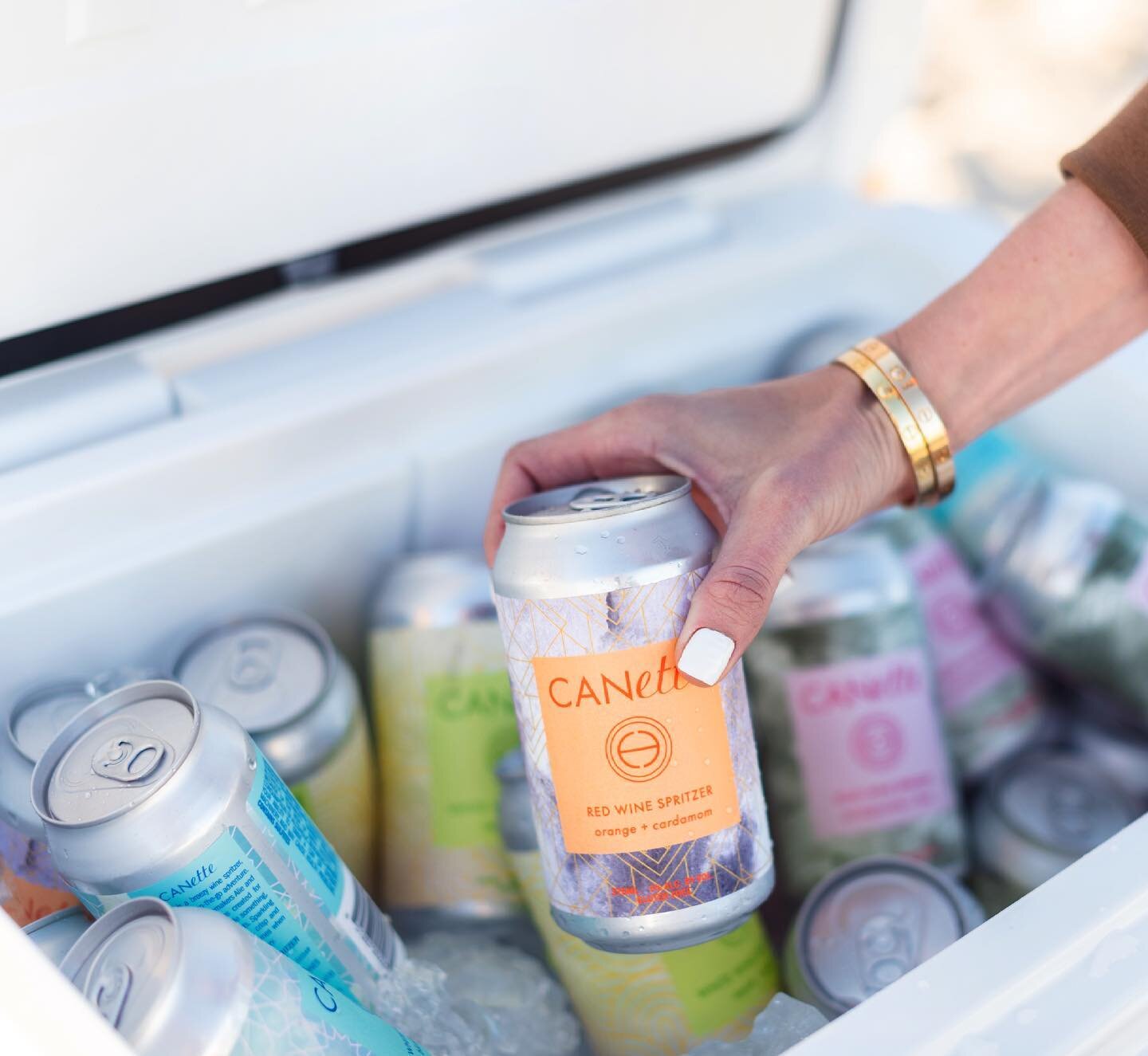 Our open bar at social gatherings constitutes of @yeti coolers loaded with ice &amp; #CANette. 🧊 

Photo credit: 
@your_wand 
@hamptonsaristocrat