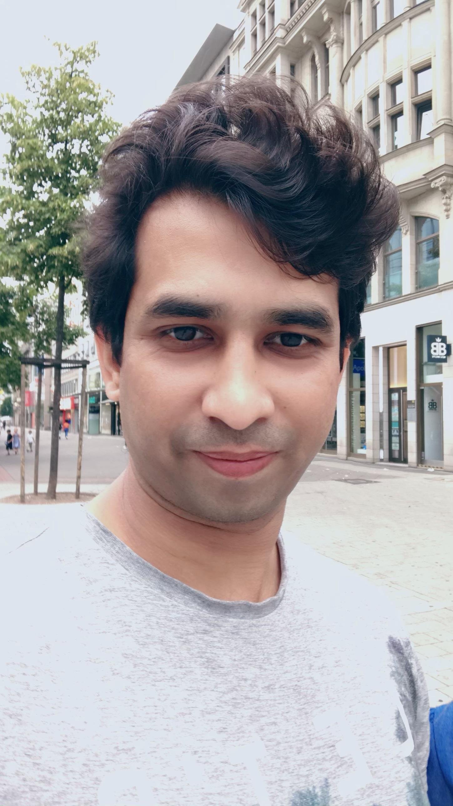 Abdul Qayyum Khan headshot