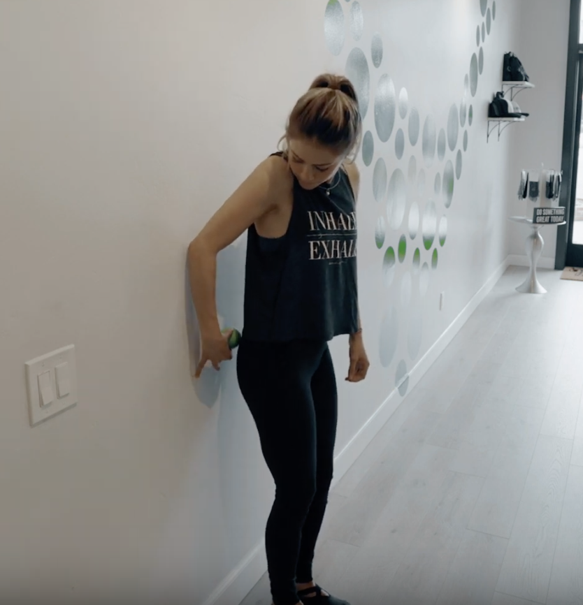 Piriformis stretch with Single Ball