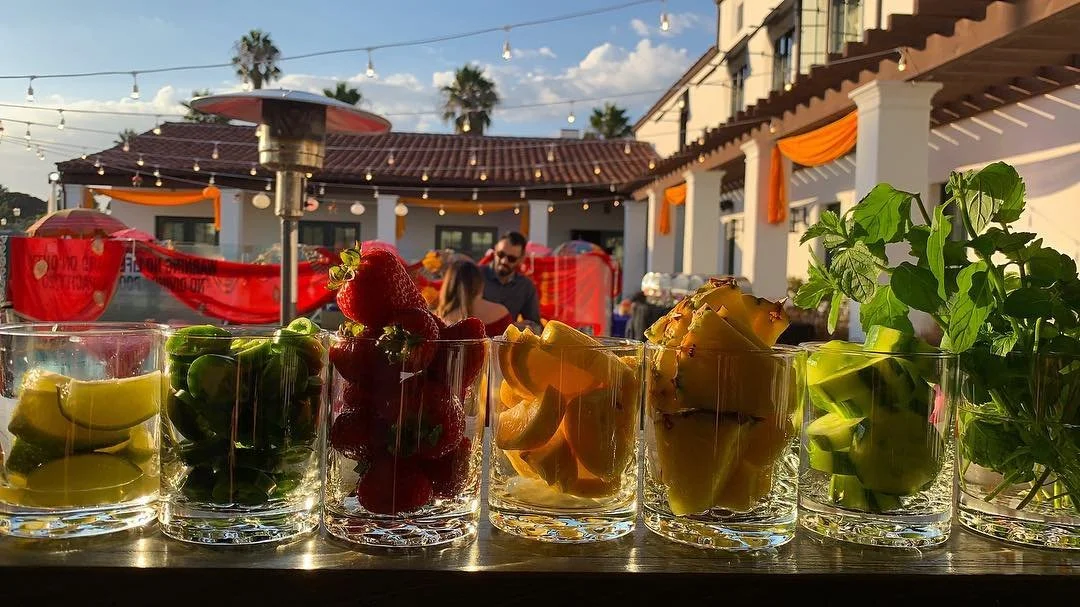 Garnish for life. #bartenderlife #bartender #santabarbara #wayfarer #lemon #pineapple #strawberry #mint #cucumber #jalepenos #palmtrees #goldenhour #portablebarservice #liquidcult @lindsay_clements