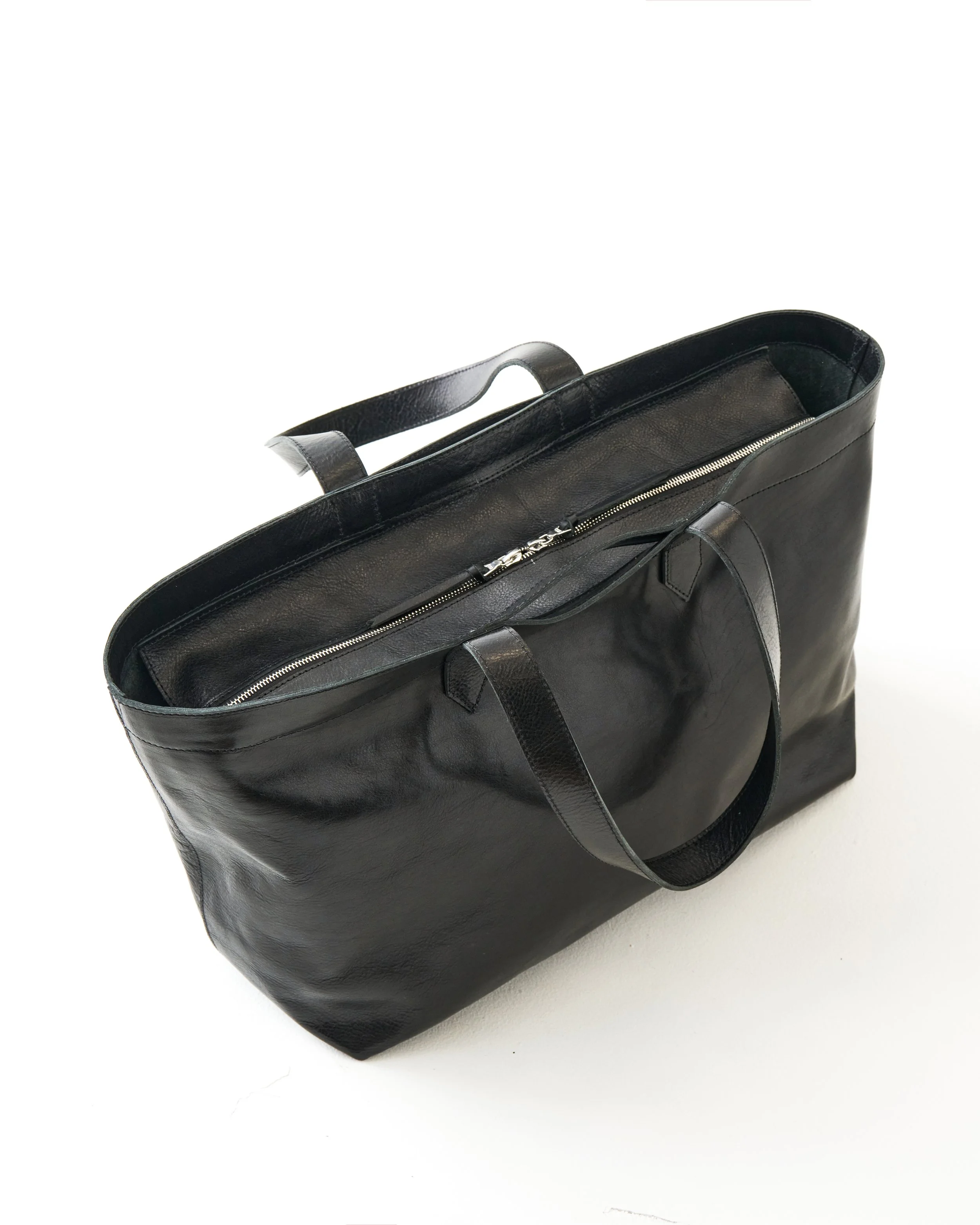 Closed - Nave Tote.jpg