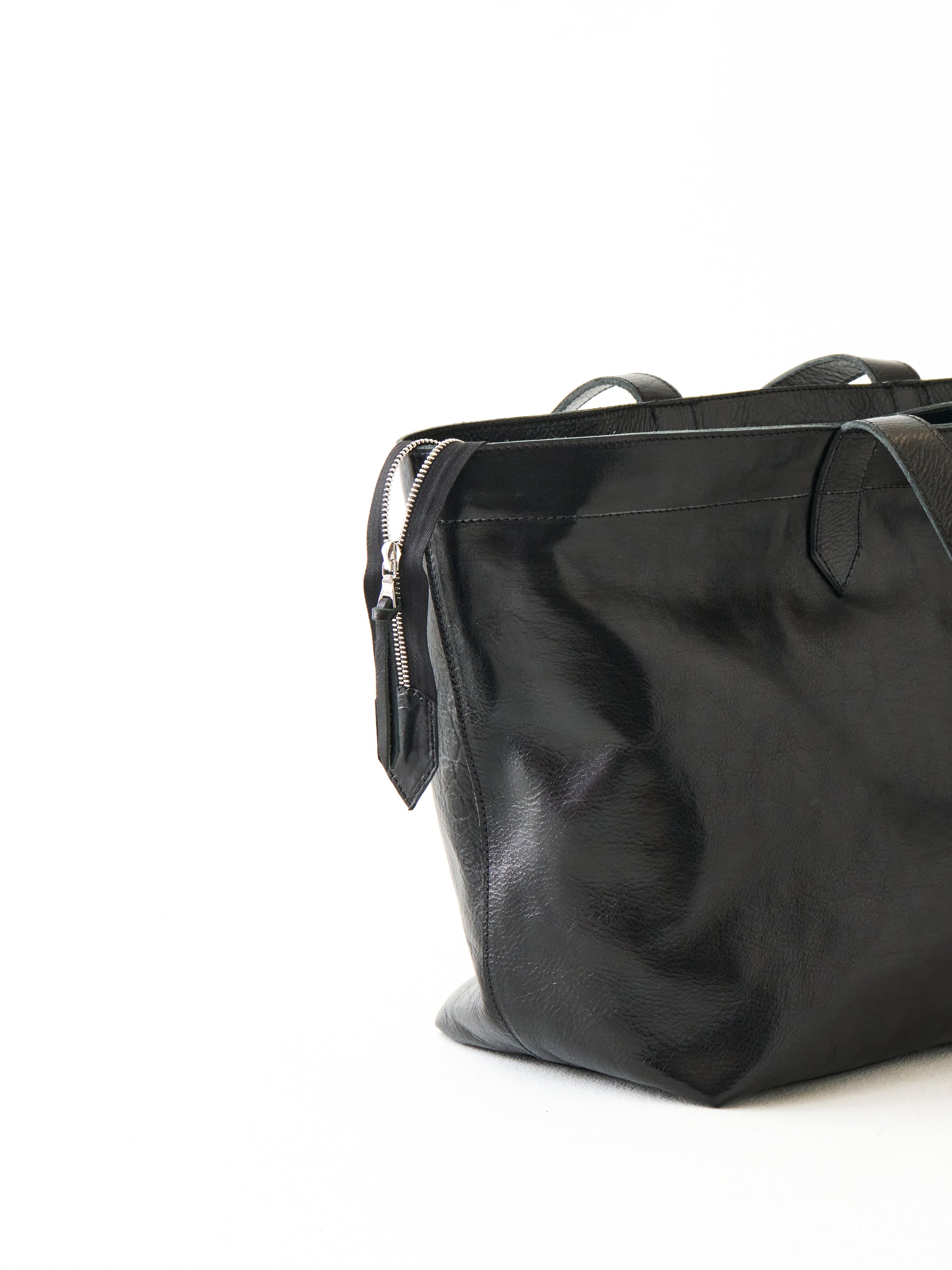 ZIp Detail - Nave Tote.jpg